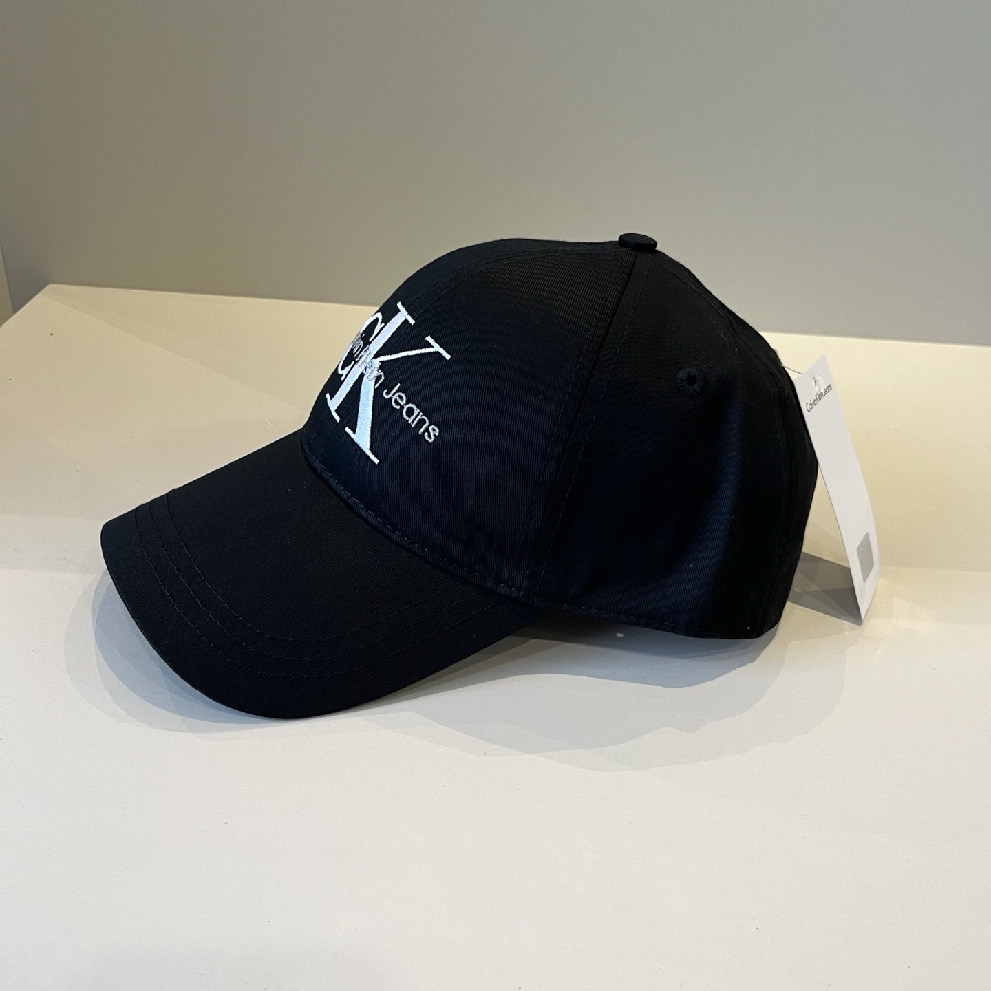  Calvin Klein，CKlogo棒球帽 请认准高端品质市场唯一对版，小红书推荐，时尚百搭，众多明