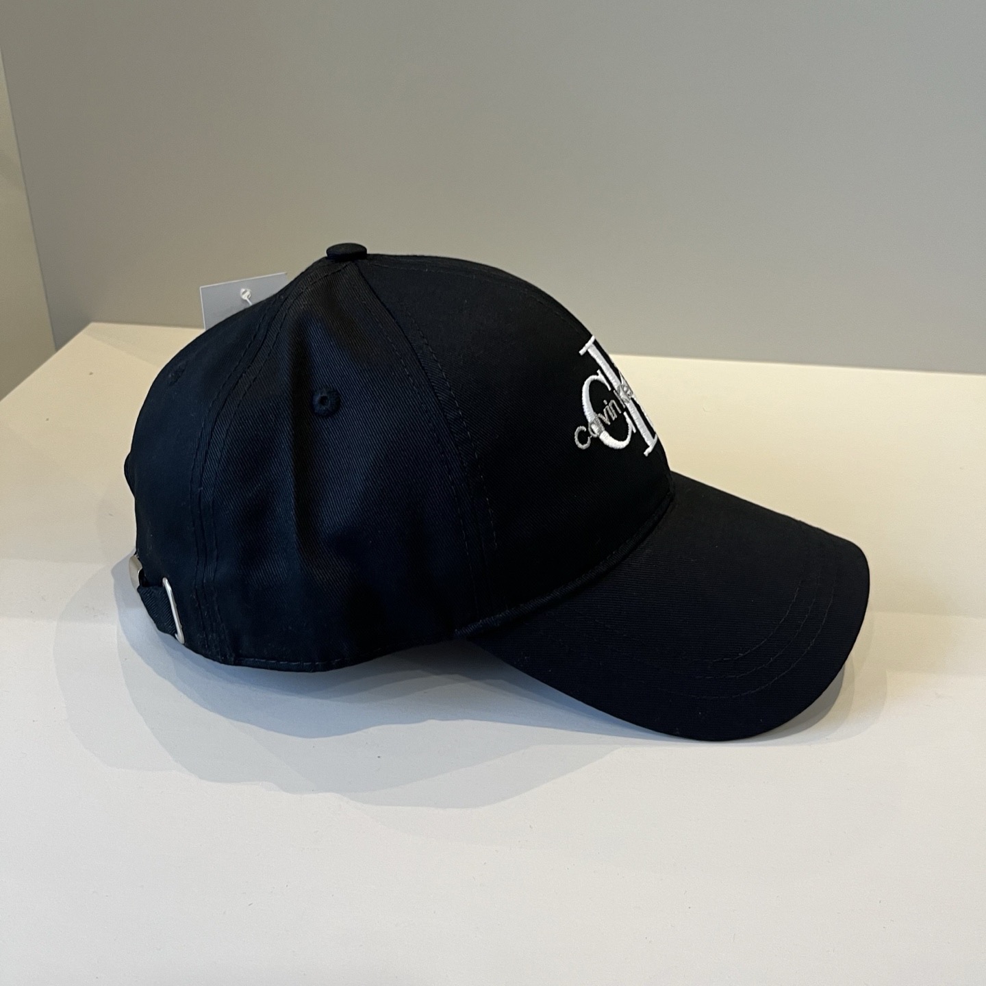  Calvin Klein，CKlogo棒球帽 请认准高端品质市场唯一对版，小红书推荐，时尚百搭，众多明