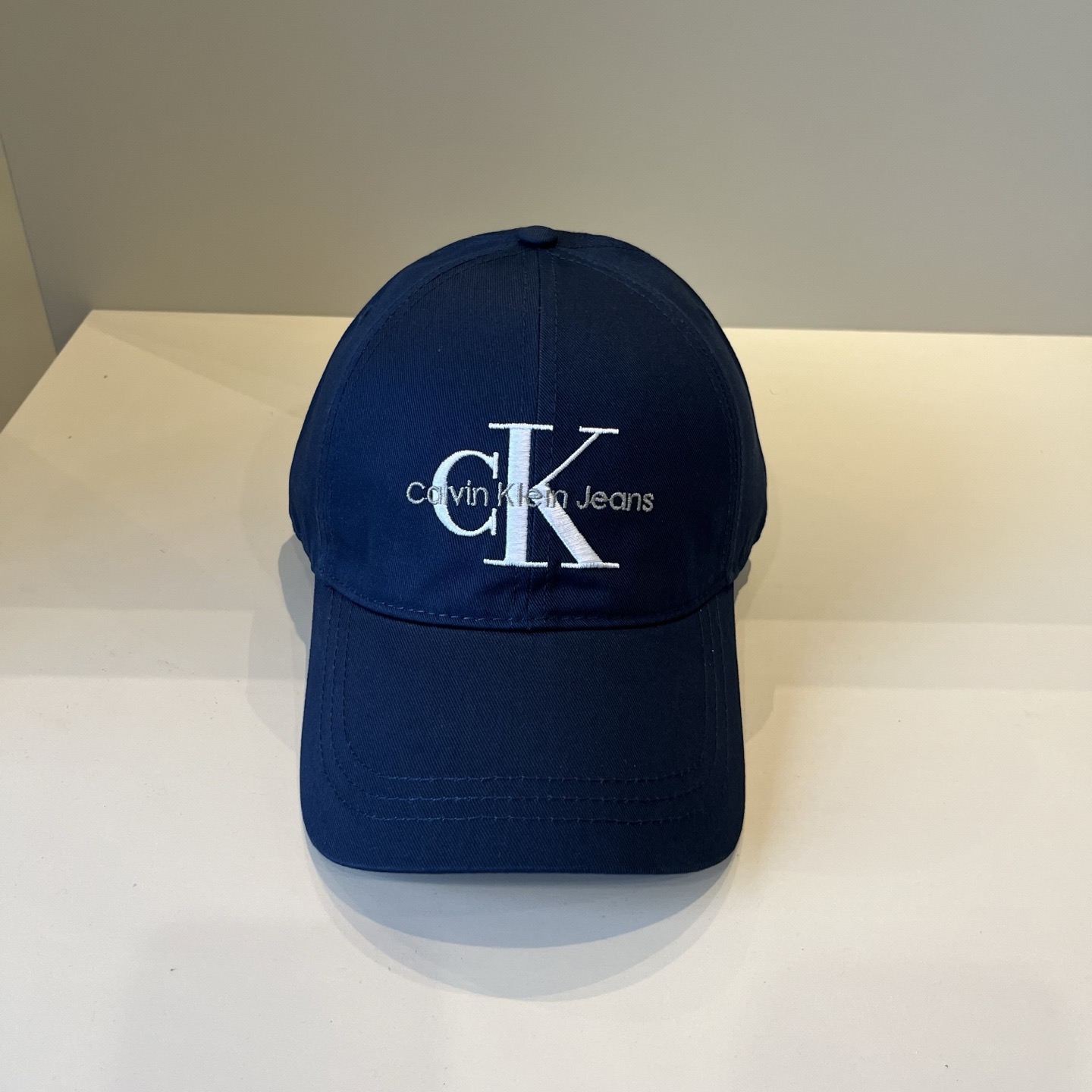  Calvin Klein，CKlogo棒球帽 请认准高端品质市场唯一对版，小红书推荐，时尚百搭，众多明