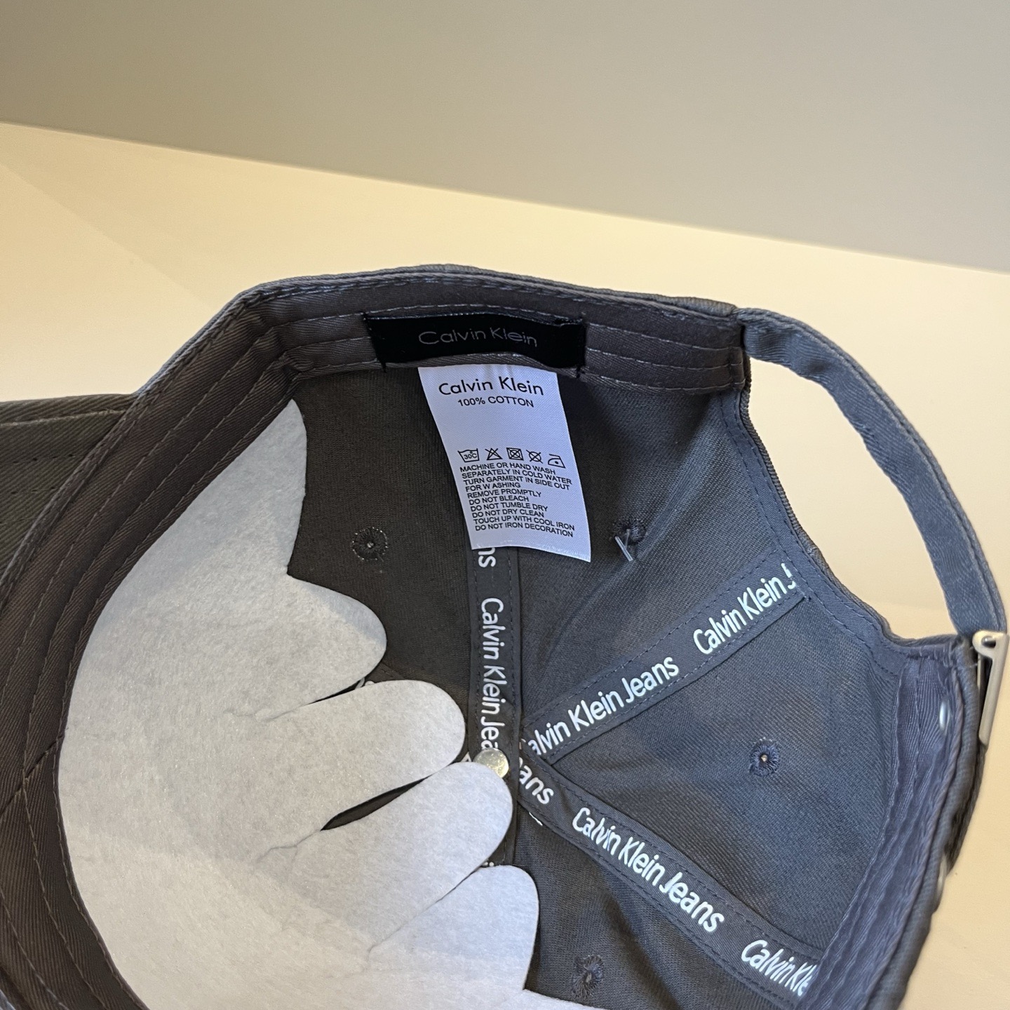  Calvin Klein，CKlogo棒球帽 请认准高端品质市场唯一对版，小红书推荐，时尚百搭，众多明