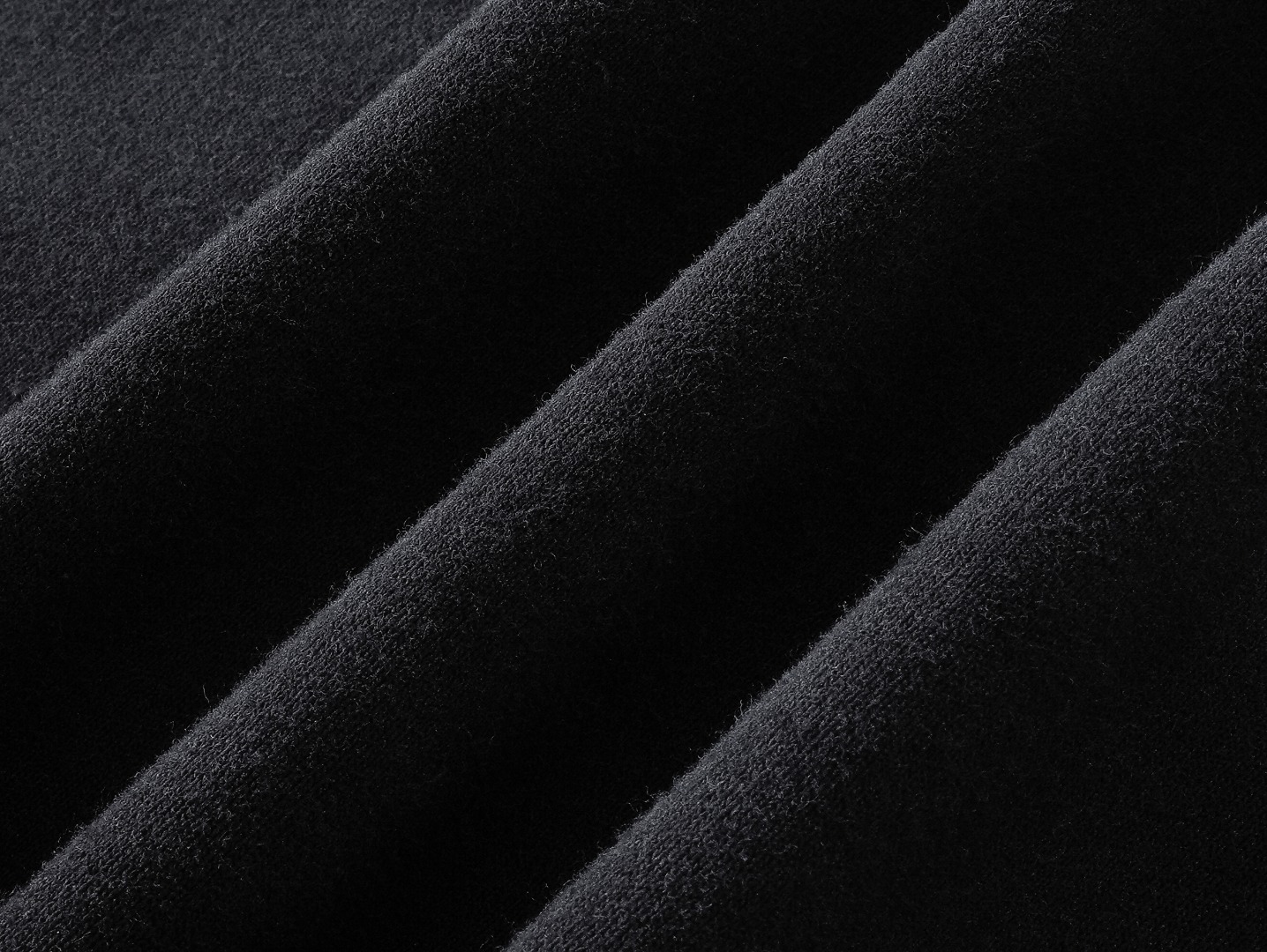 T35# P138
yeezy侃爷三方联名双层拉链卫衣喷马骝外套
整件衣服双层设计，克数偏重，双层面料，内衬做了280克平纹，外布做了420克卫衣布。
/衣身偏短 短宽短宽的版型
/定制ykk拉链
图片色
M L XL
码数，M，L，XL
衣长，70，72，74，
胸围，124，130，136
袖长，75，67，79，
