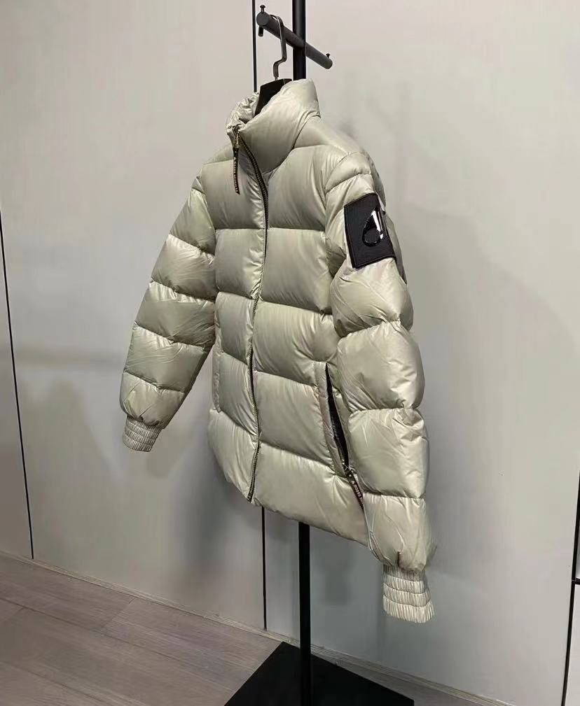 Moose Knuckles 剪刀手经典轻薄羽绒服 男女兼用 保暖性抜群