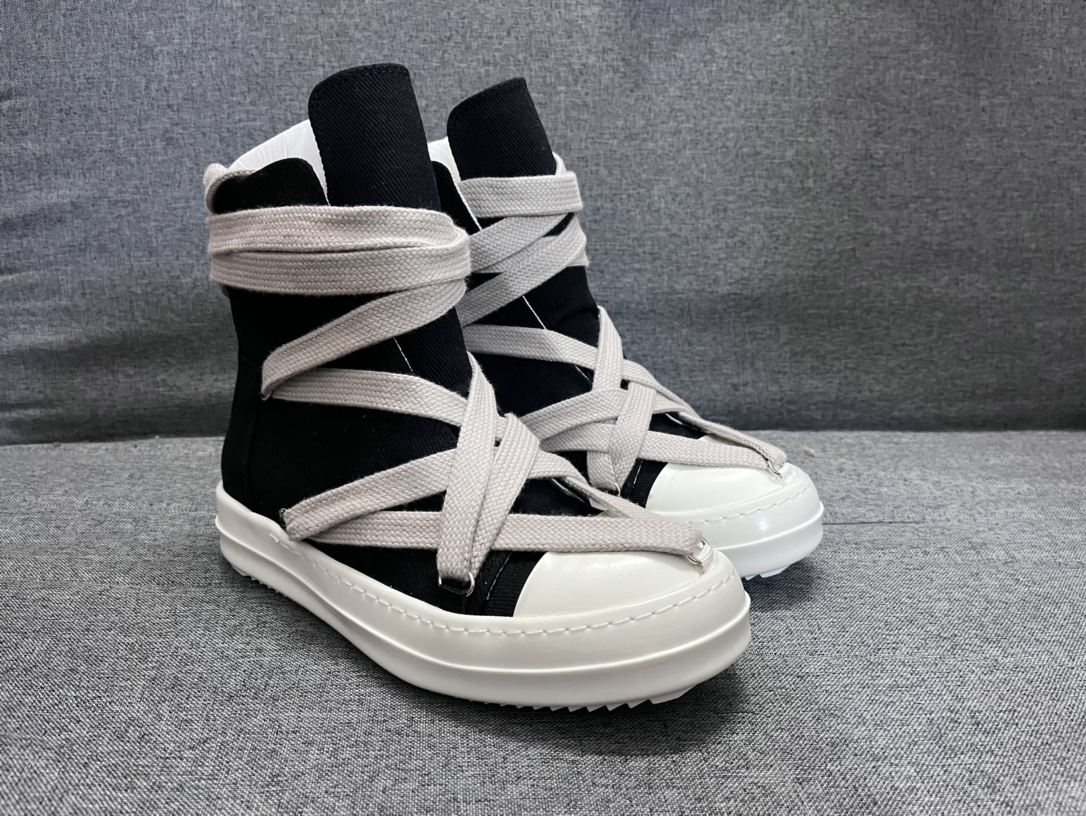 NO:831536,Real price RICK OWENS classic high-top black five-pointed star thick shoelace rivets exclusive model hot on the market original milky bottom TPU material, correct version male size 39-46 female size 35-40,19860909实价RICK OWENS经典高帮黑色五角星粗鞋带铆钉独家款火爆上市原版奶香底TPU材质,正确版本 男码39-46 女码35-40,,Men's shoes