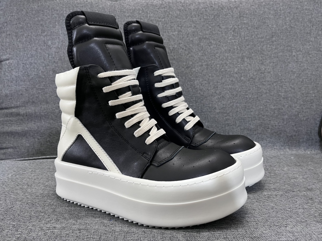 NO:831521,Real price RICK OWENS main line, classic high-top cowhide fabric, thick bottom inverted triangle, hot on the market, original milky bottom TPU material, correct version, female size 35-40, male size 39-46,,cowhide19860909实价RICK OWENS主线 经典高帮牛皮面料,厚底倒三角火爆上市原版奶香底TPU材质,正确版本 女码35-40 男码39-46,,cowhide,Men's shoes