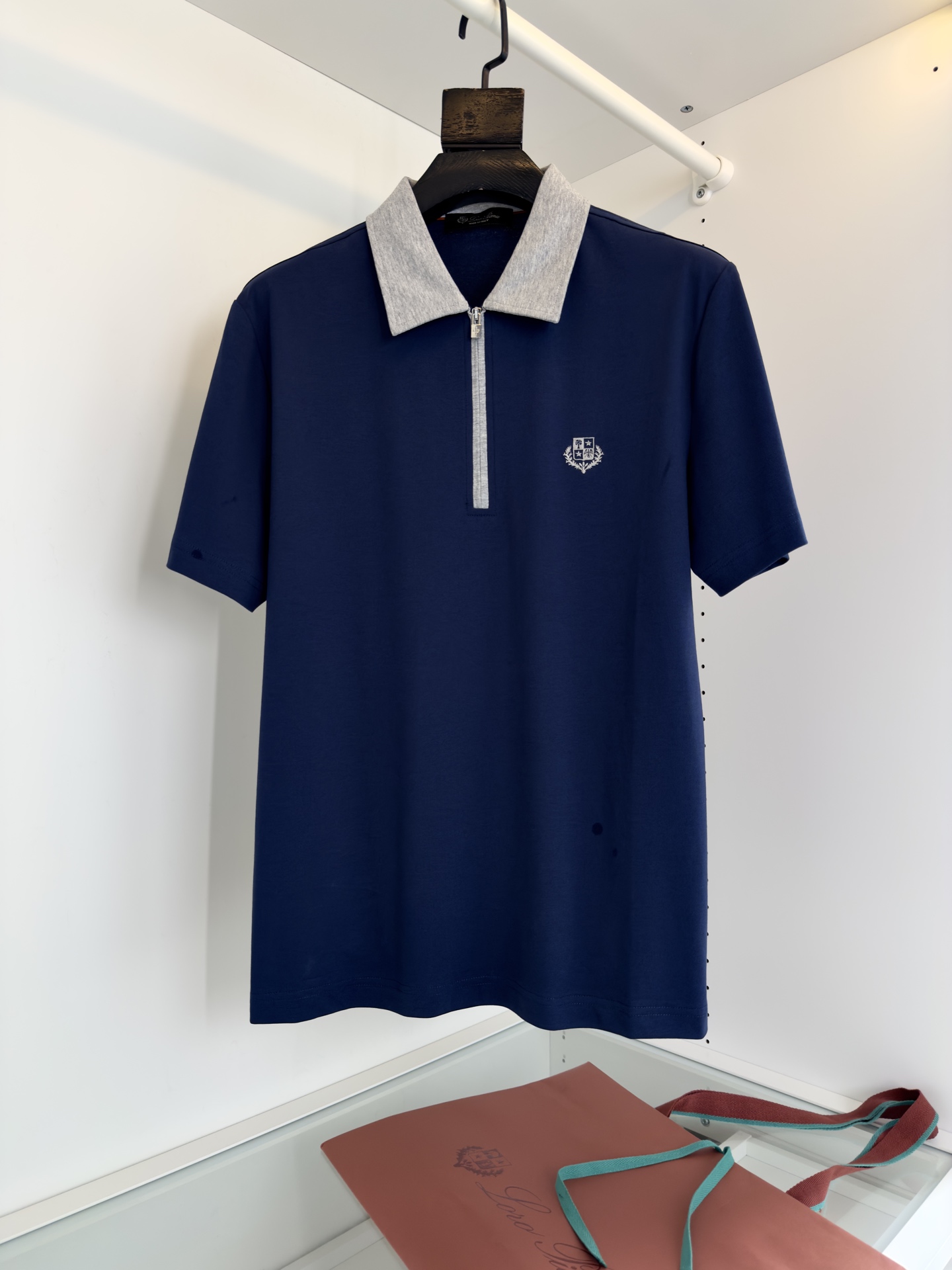 Elegant Polo Shirt with Zipper, Short Sleeve, and Embroidered Logo 2 i1740931855493 5610 0 0