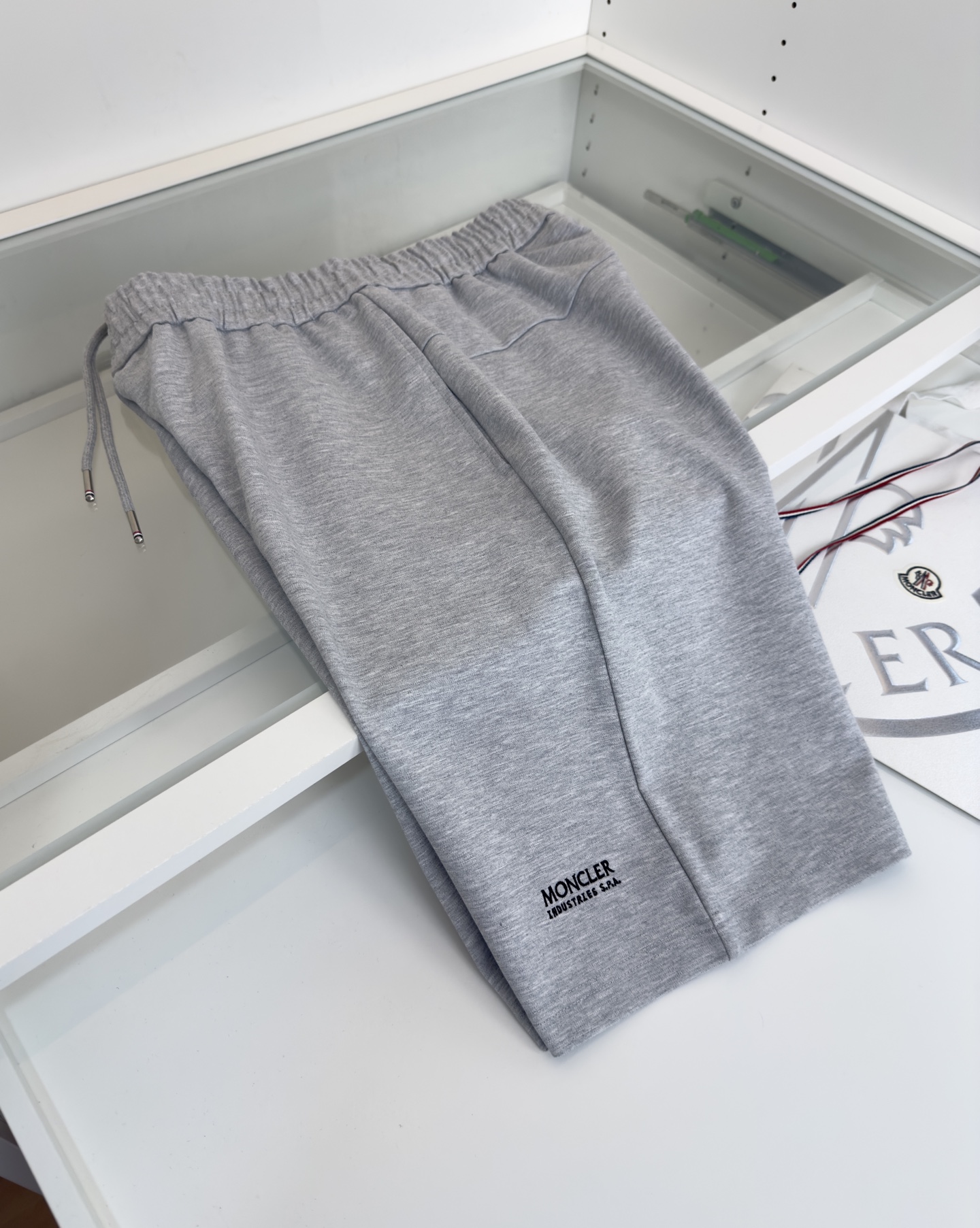 Moncler Classic Elastic Waist Casual Shorts - Breathable and Comfortable 10 i1741018280824 6836 0 8