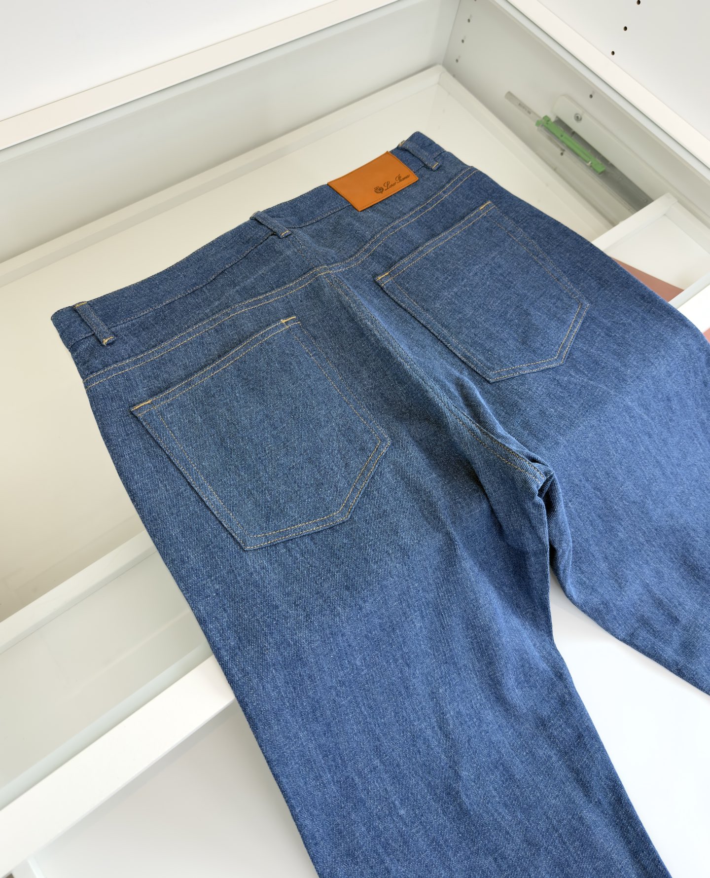 Luxurious Low-Rise Jeans: Summer Style with Simple Design and Soft Fabric - 图片 6
