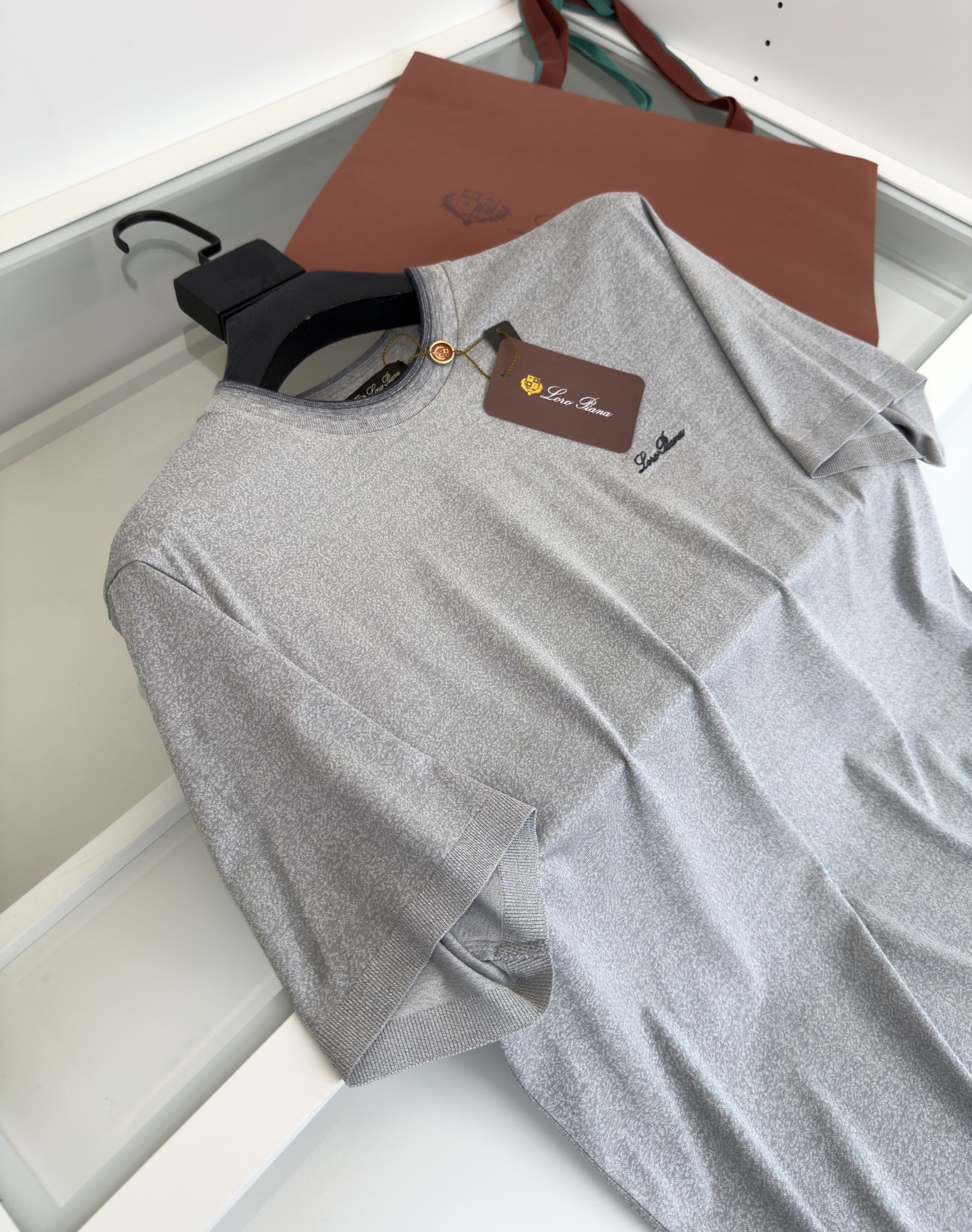 2025 Lo*ro Pi*nano Collection: Quality Knit T-shirts with Classic Embroidery - 图片 3