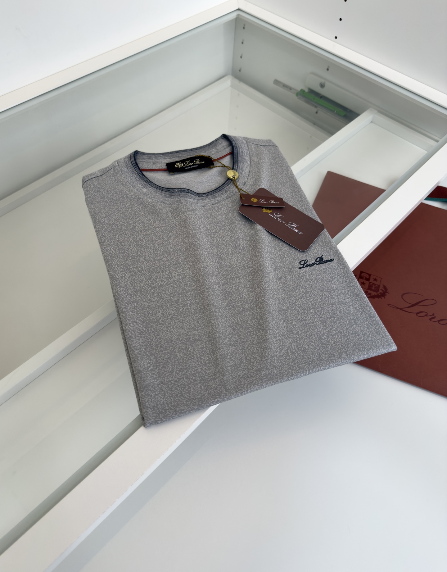 2025 Lo*ro Pi*nano Collection: Quality Knit T-shirts with Classic Embroidery - 图片 9