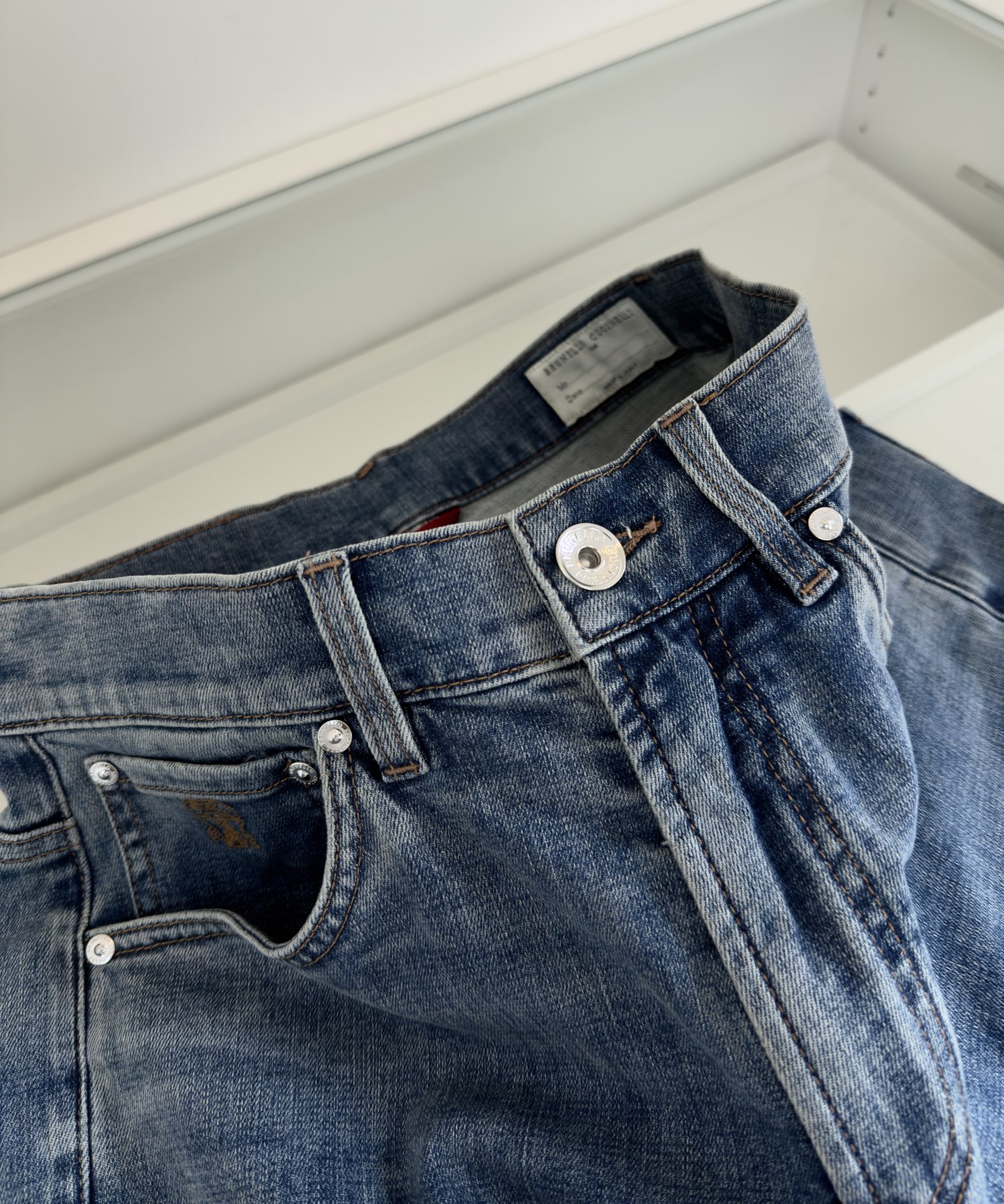 Bru**llo Cuci**lli: Classic Tailoring for Business Jeans, High-End Design with Comfort and Grace - 图片 4