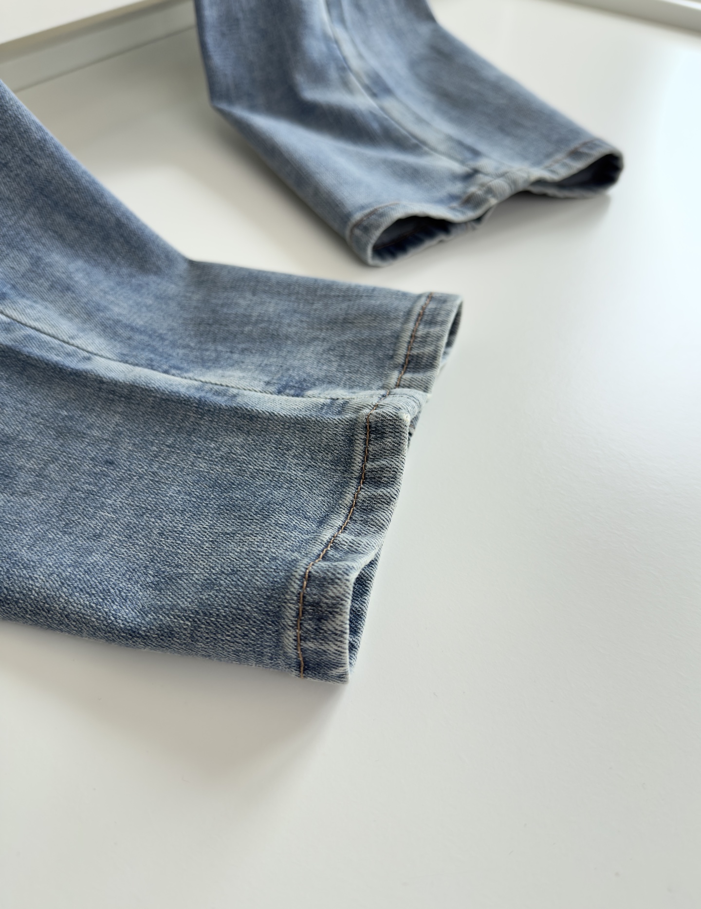 Bru**llo Cuci**lli: Classic Tailoring for Business Jeans, High-End Design with Comfort and Grace - 图片 7