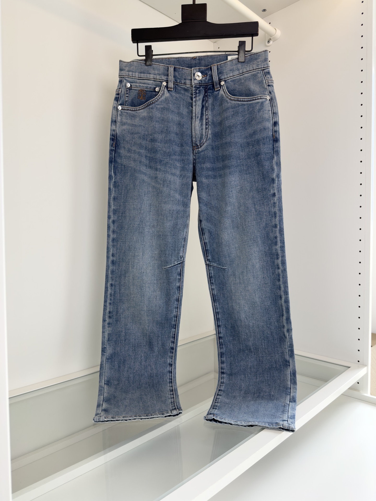 Bru**llo Cuci**lli: Classic Tailoring for Business Jeans, High-End Design with Comfort and Grace