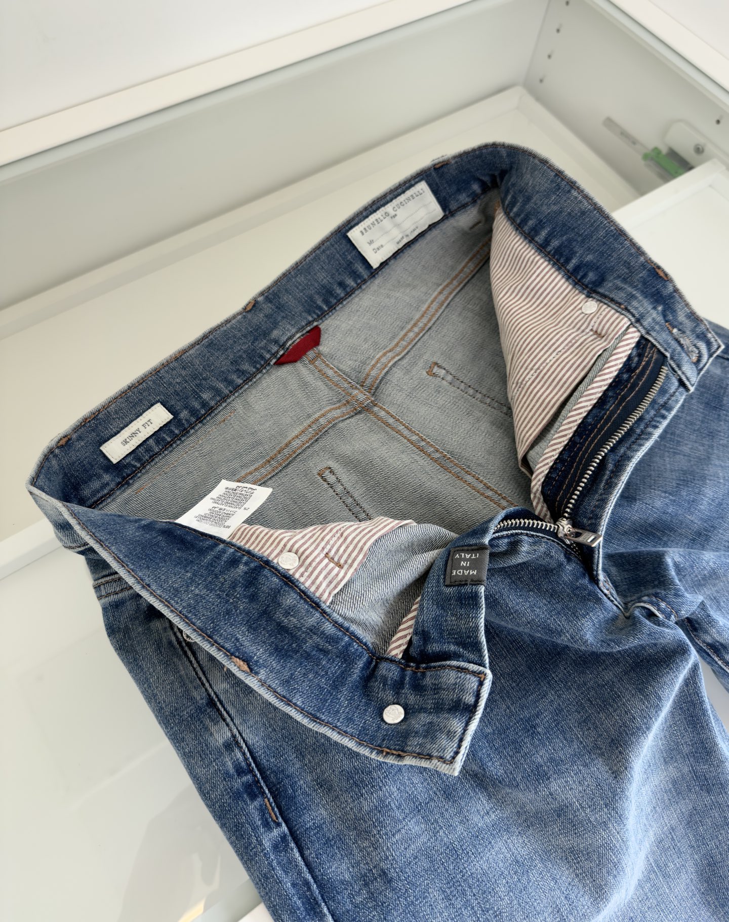 Bru**llo Cuci**lli: Classic Tailoring for Business Jeans, High-End Design with Comfort and Grace - 图片 5