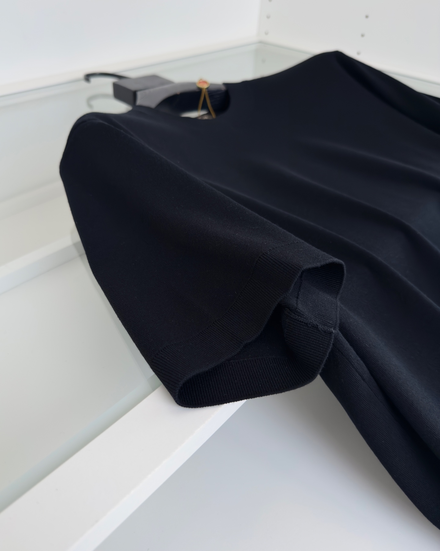 High-Quality Knitted Shirts: Classic Designs with Innovative Fabric for Timeless Style - 图片 5