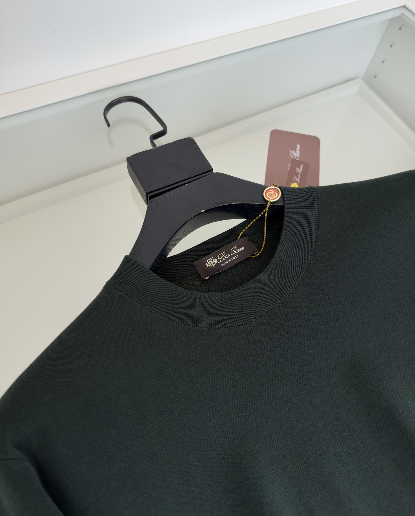 “High-Quality Men’s Knitted Shirts: Classic Designs with Premium Fabrics and Finishing” - 图片 4