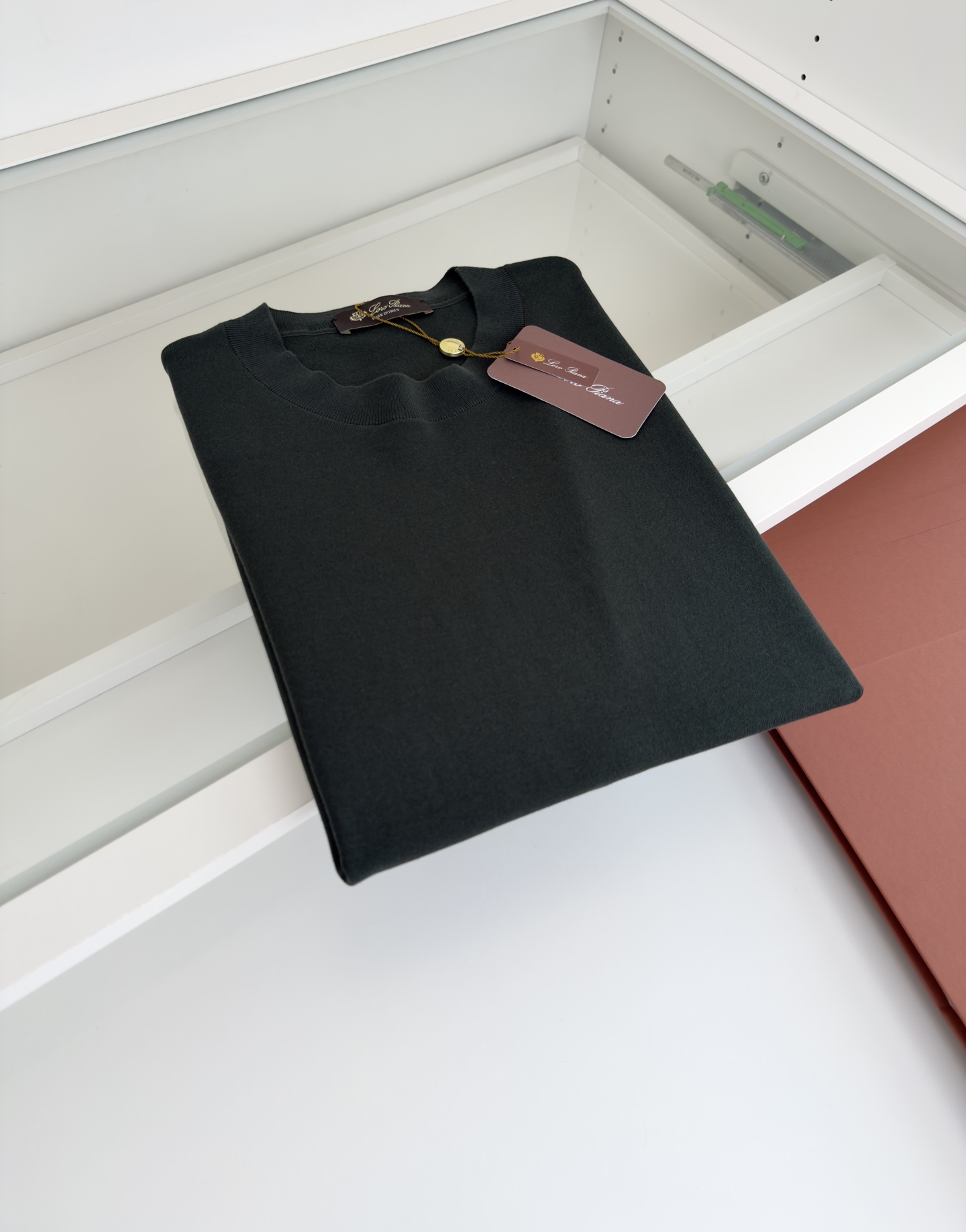 “High-Quality Men’s Knitted Shirts: Classic Designs with Premium Fabrics and Finishing” - 图片 8