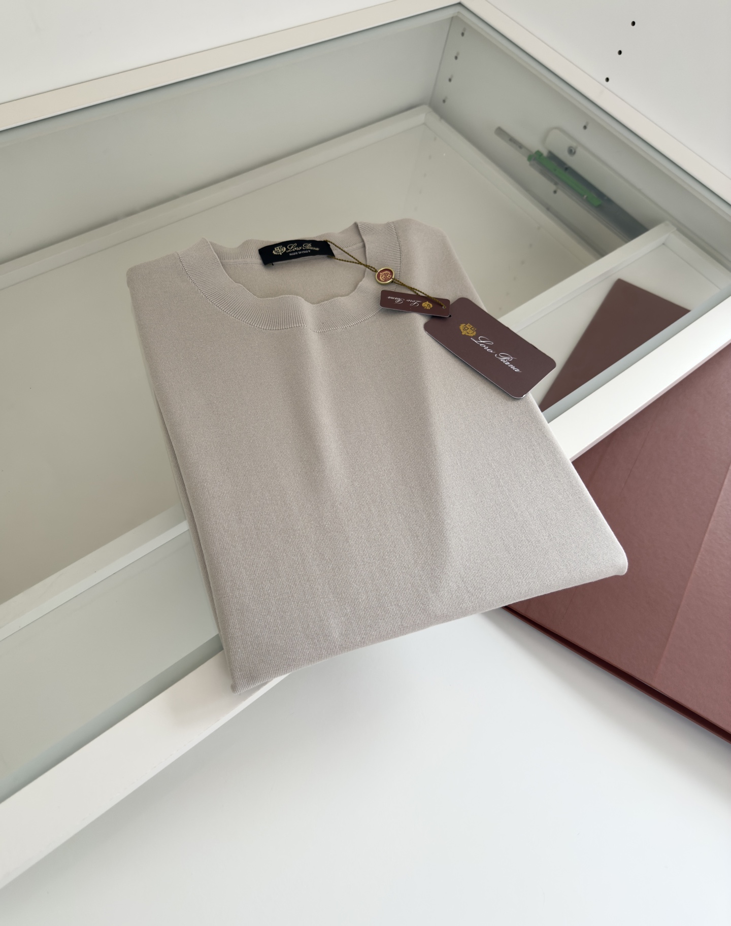 “High-Quality Men’s Knitted Shirts with Classic Designs and Advanced Fabric Technology” - 图片 9