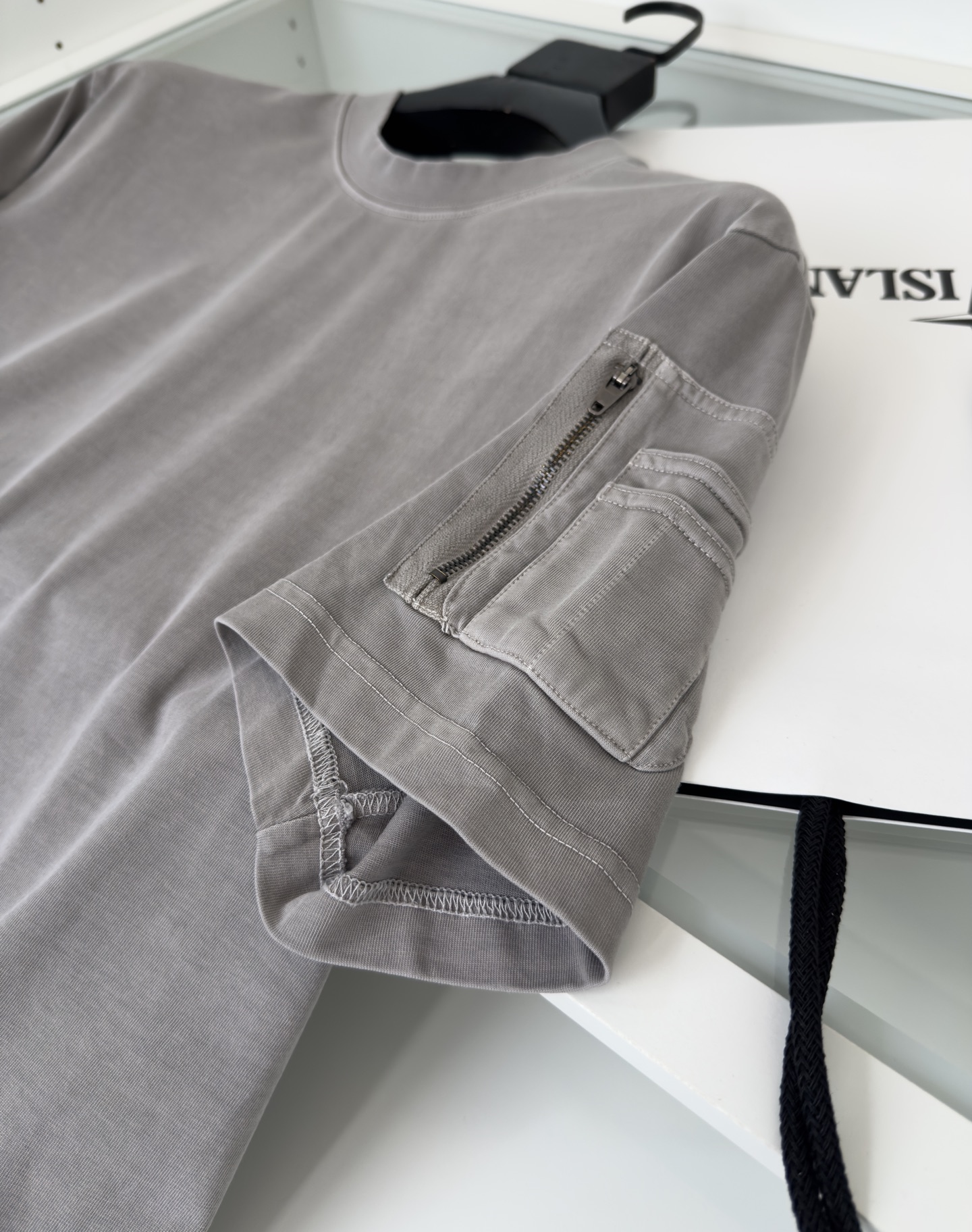 Stone Island: Military-Inspired Streetwear with Retro Fashion Elements - 图片 5