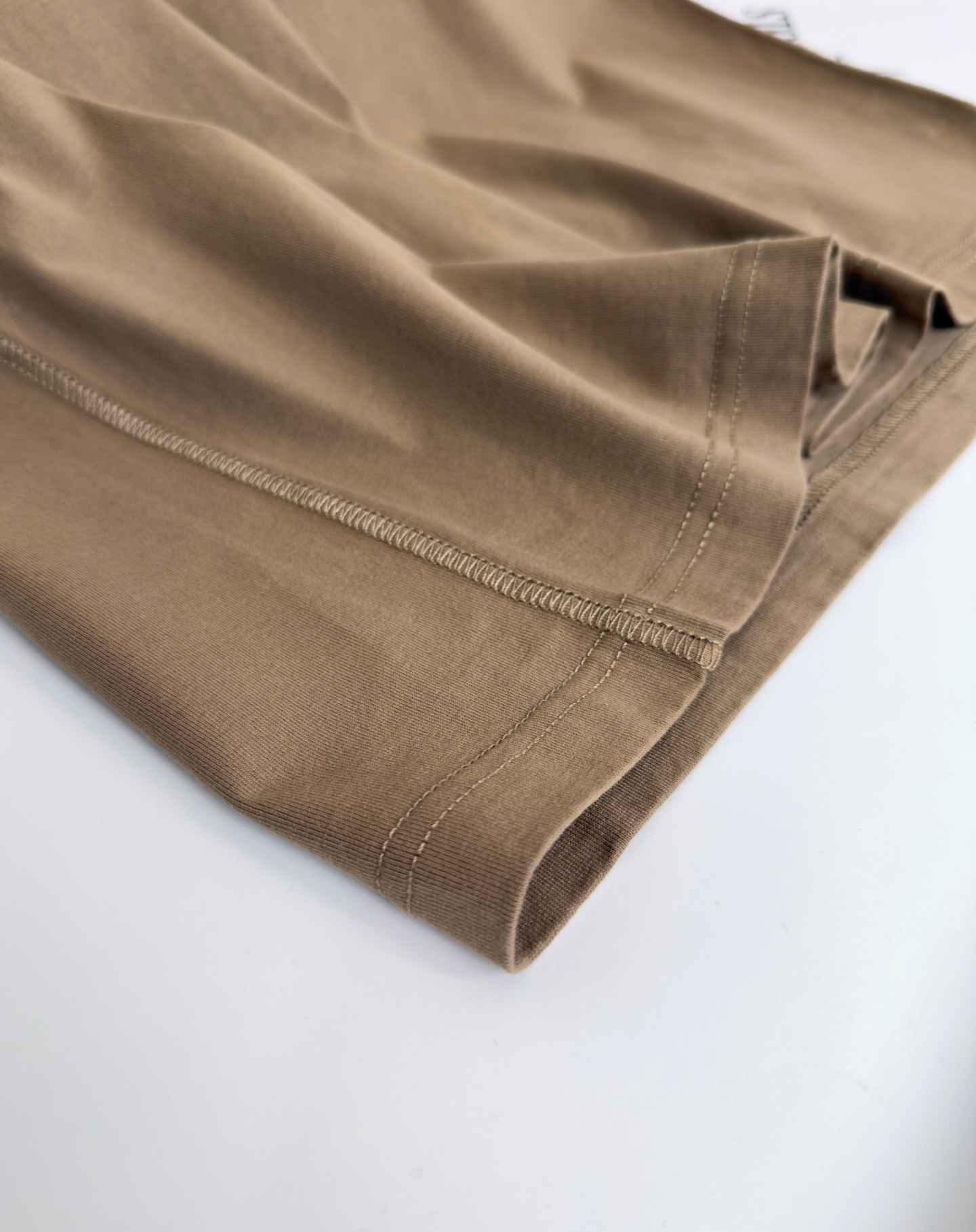 “Stone Island Line: Durable Cotton Fashion with Military Classic Designs” - 图片 7