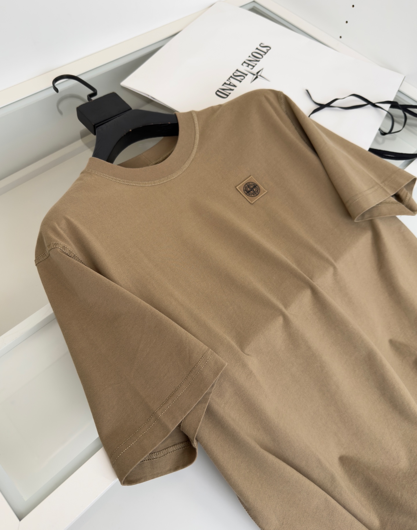 “Stone Island Line: Durable Cotton Fashion with Military Classic Designs” - 图片 3