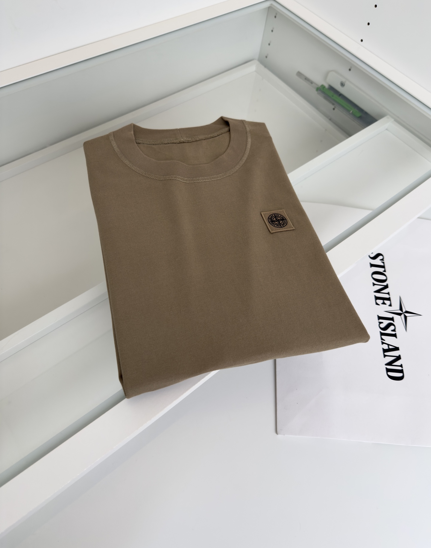 “Stone Island Line: Durable Cotton Fashion with Military Classic Designs” - 图片 9