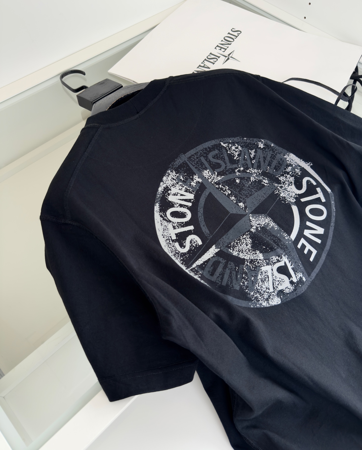 Stone Island: Durable Cotton, Military-Inspired Streetwear Design, Timeless Fashion Appeal - 图片 7