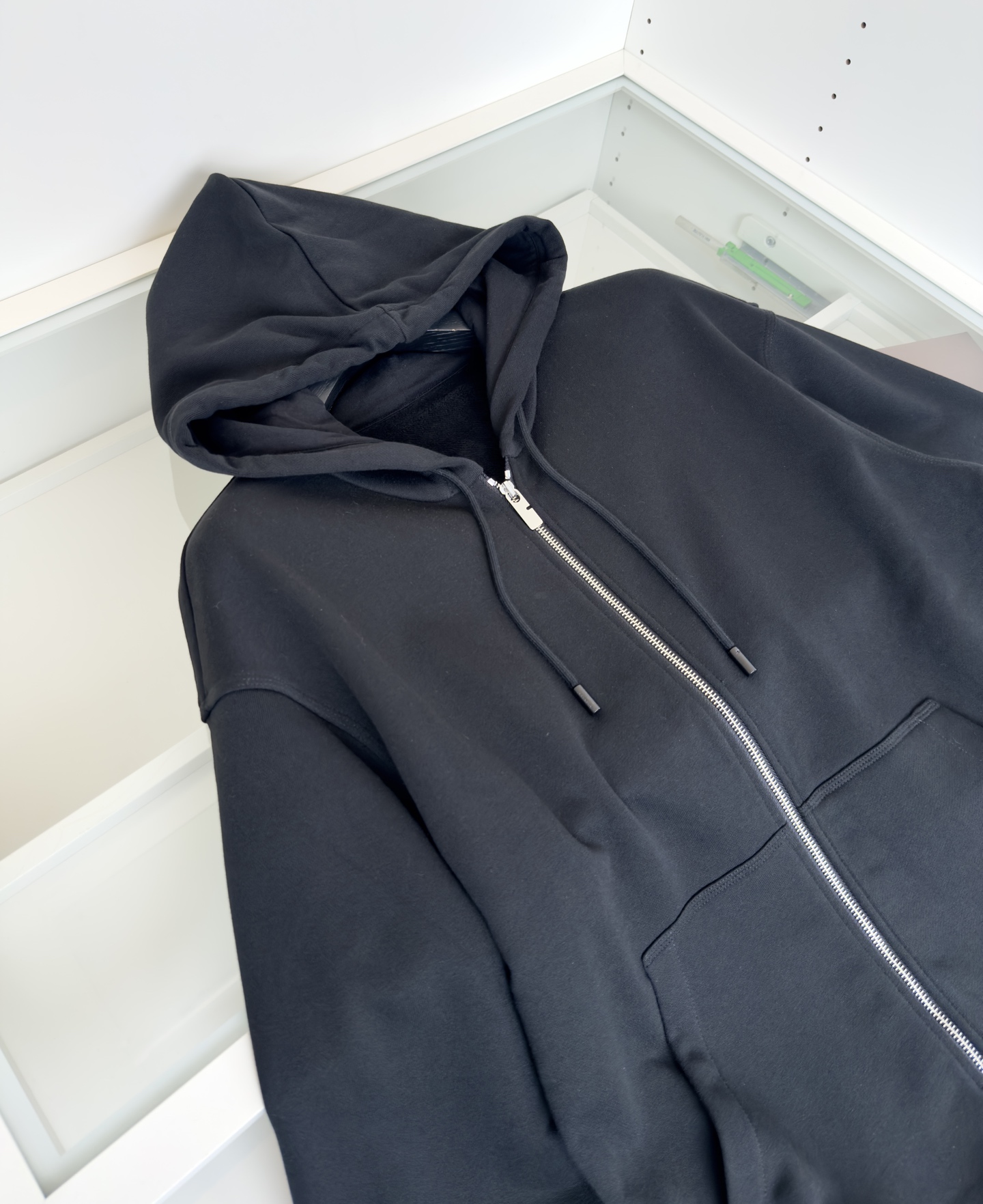 “Classic Bur*erry Branded Hat with Horseman’s Emblem – Stylish Fashion for Fall and Winter, Comfortable and Versatile” - 图片 3