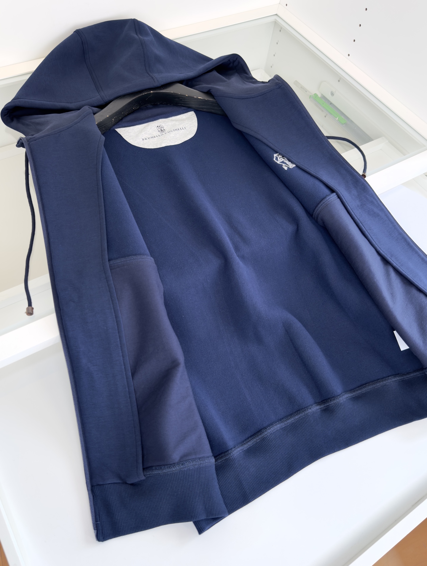 “2025 Branded Hooded Vests and Caps Sale: Stylish Recreational Wear for Early Autumn” - 图片 7
