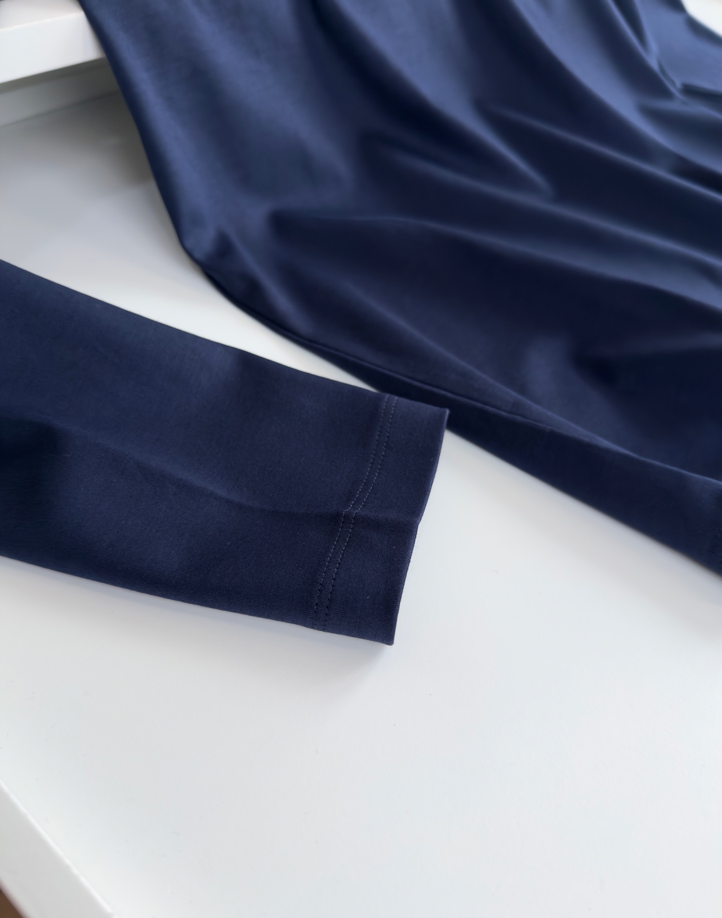 “Year-Old Classic T-Shirt Designs: A Perfect Match for Business and Leisure | P612 Lo*ro Pi*nano” - 图片 6
