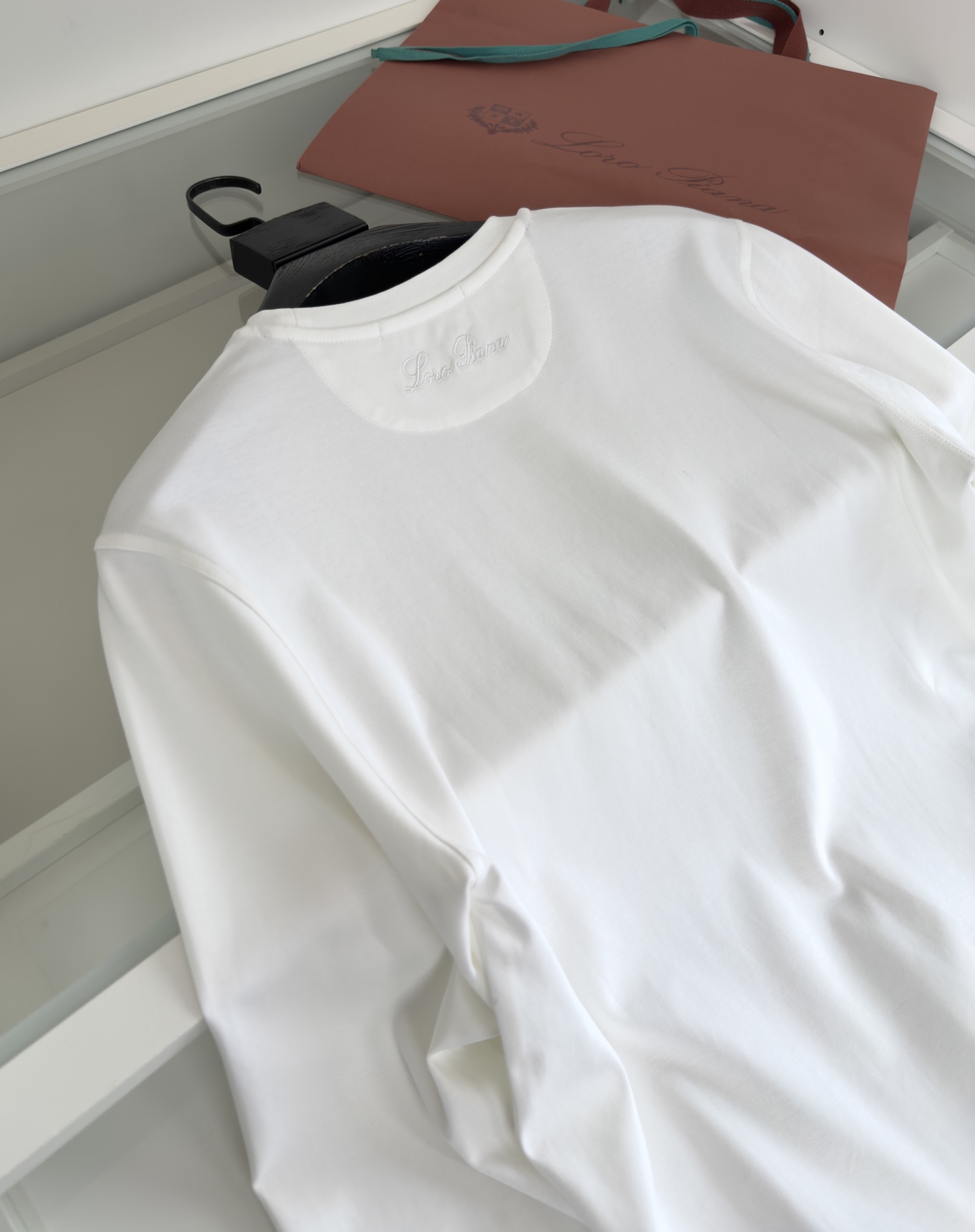 “Year-Old Classic T-Shirt Designs: P612 Lo*ro Pi*nano Business and Leisure Wear” - 图片 7