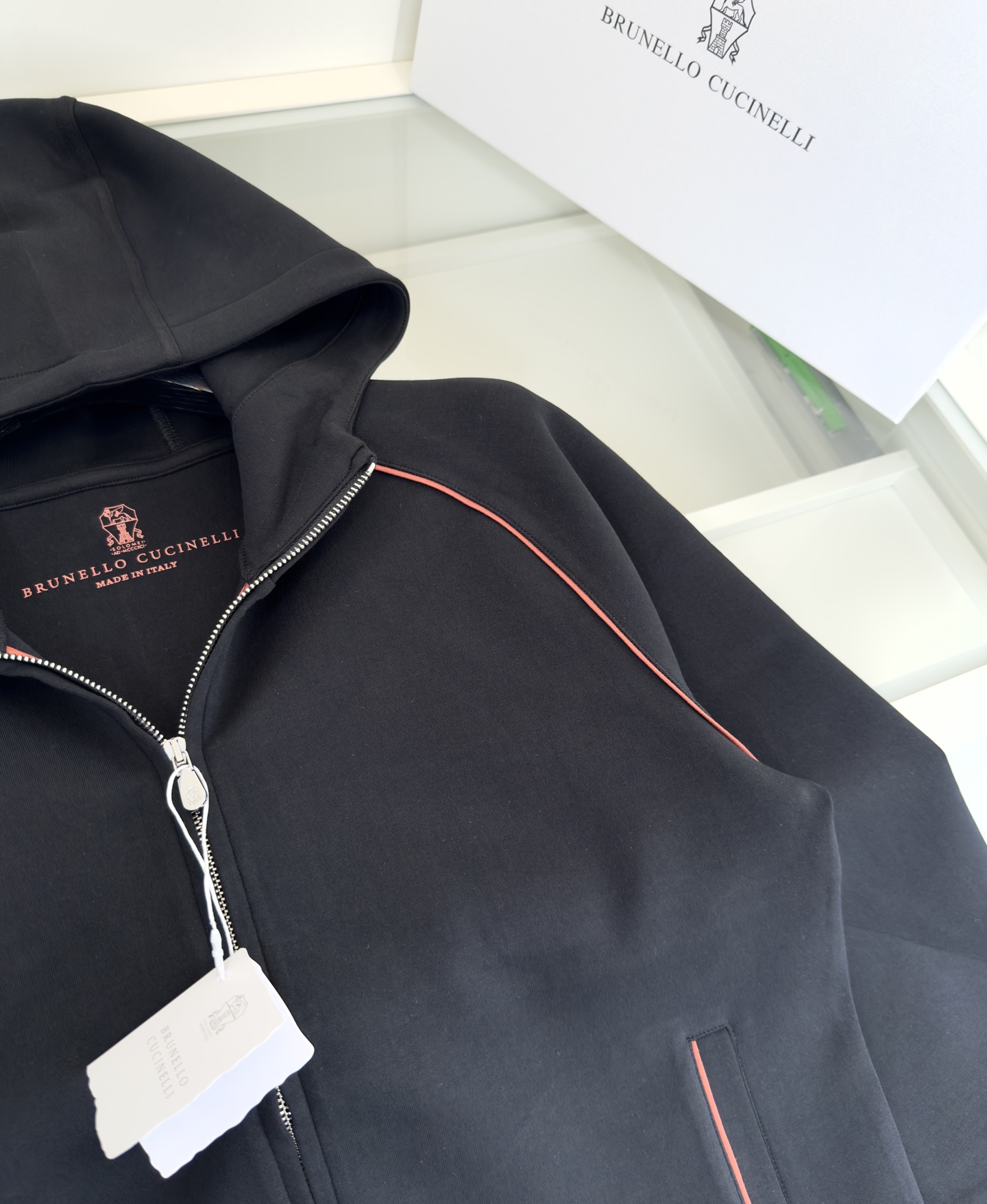 “2025 Bru**llo Cuci**lli Three-Part Fabric Design: Air Layer for Soft and Warm Clothing” - 图片 5
