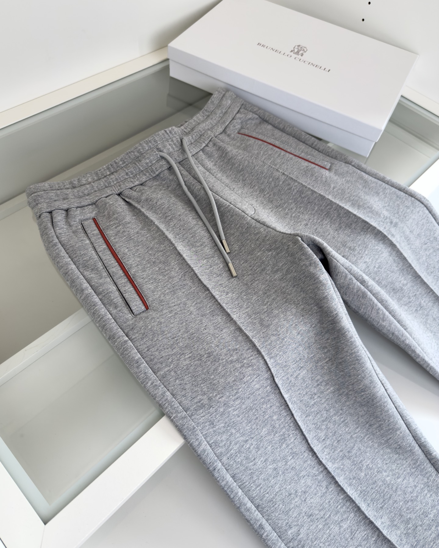 “2025 Bru**llo Cuci**lli Fabric Design: Air Layer Technology for Soft and Warm Winter Wear” - 图片 2