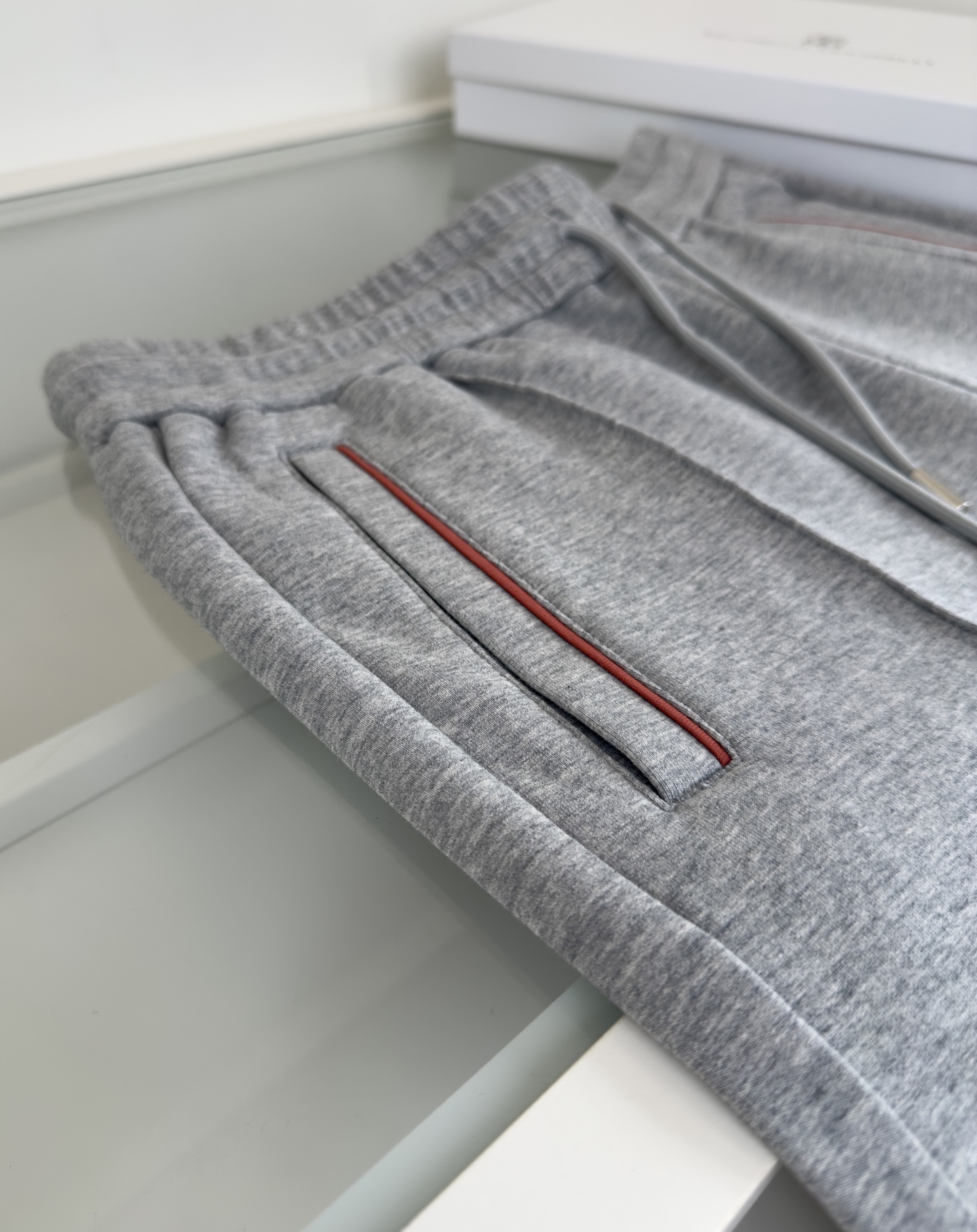 “2025 Bru**llo Cuci**lli Fabric Design: Air Layer Technology for Soft and Warm Winter Wear” - 图片 4