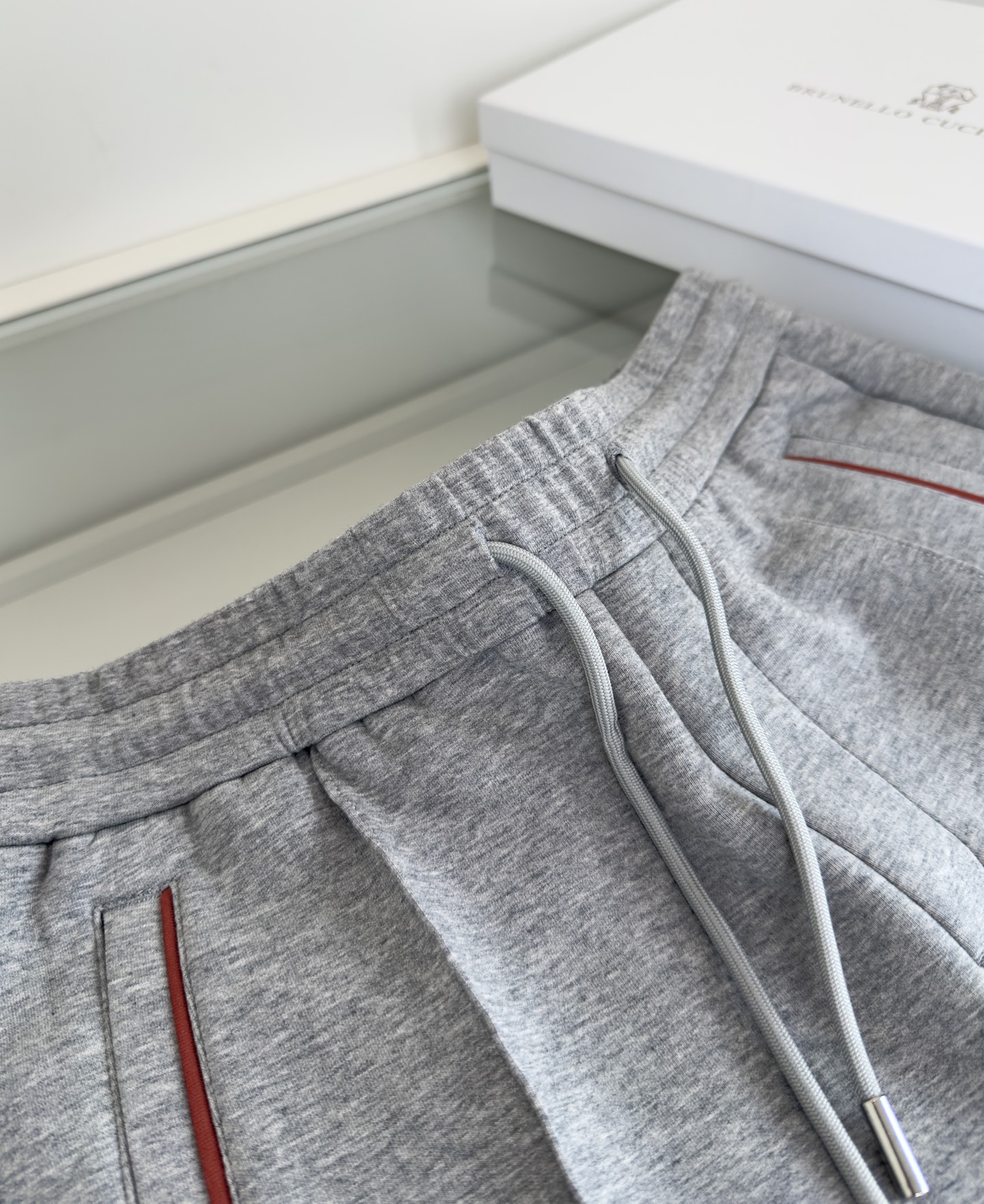 “2025 Bru**llo Cuci**lli Fabric Design: Air Layer Technology for Soft and Warm Winter Wear” - 图片 5