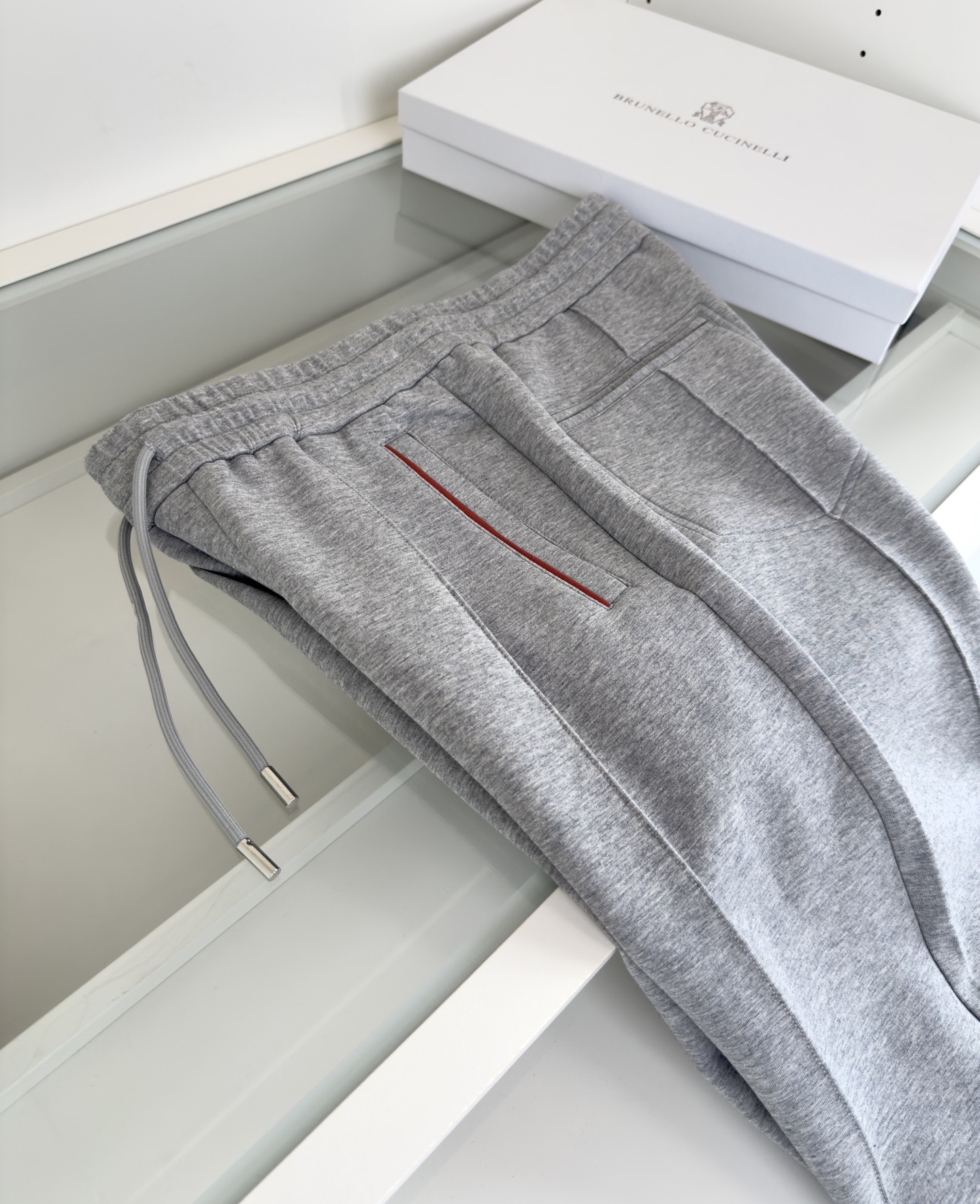 “2025 Bru**llo Cuci**lli Fabric Design: Air Layer Technology for Soft and Warm Winter Wear” - 图片 8