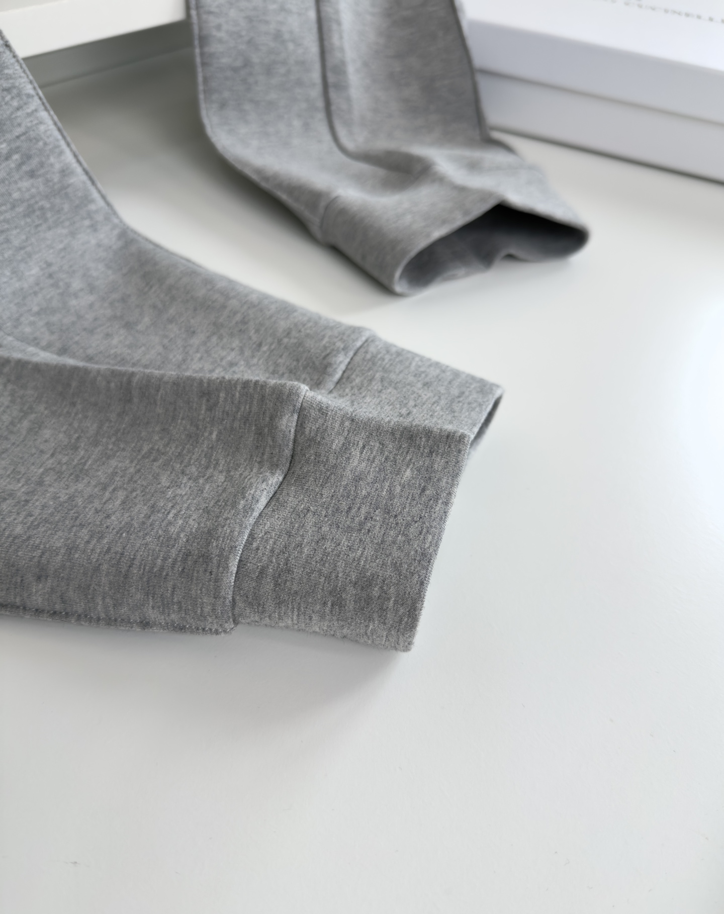 “2025 Bru**llo Cuci**lli Fabric Design: Air Layer Technology for Soft and Warm Winter Wear” - 图片 6