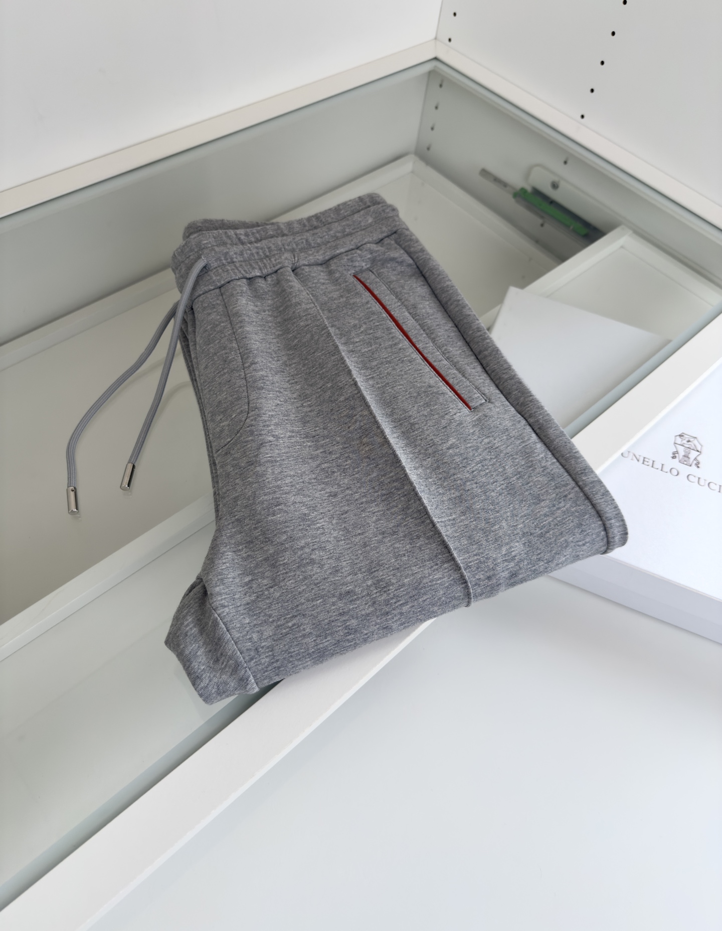 “2025 Bru**llo Cuci**lli Fabric Design: Air Layer Technology for Soft and Warm Winter Wear” - 图片 9