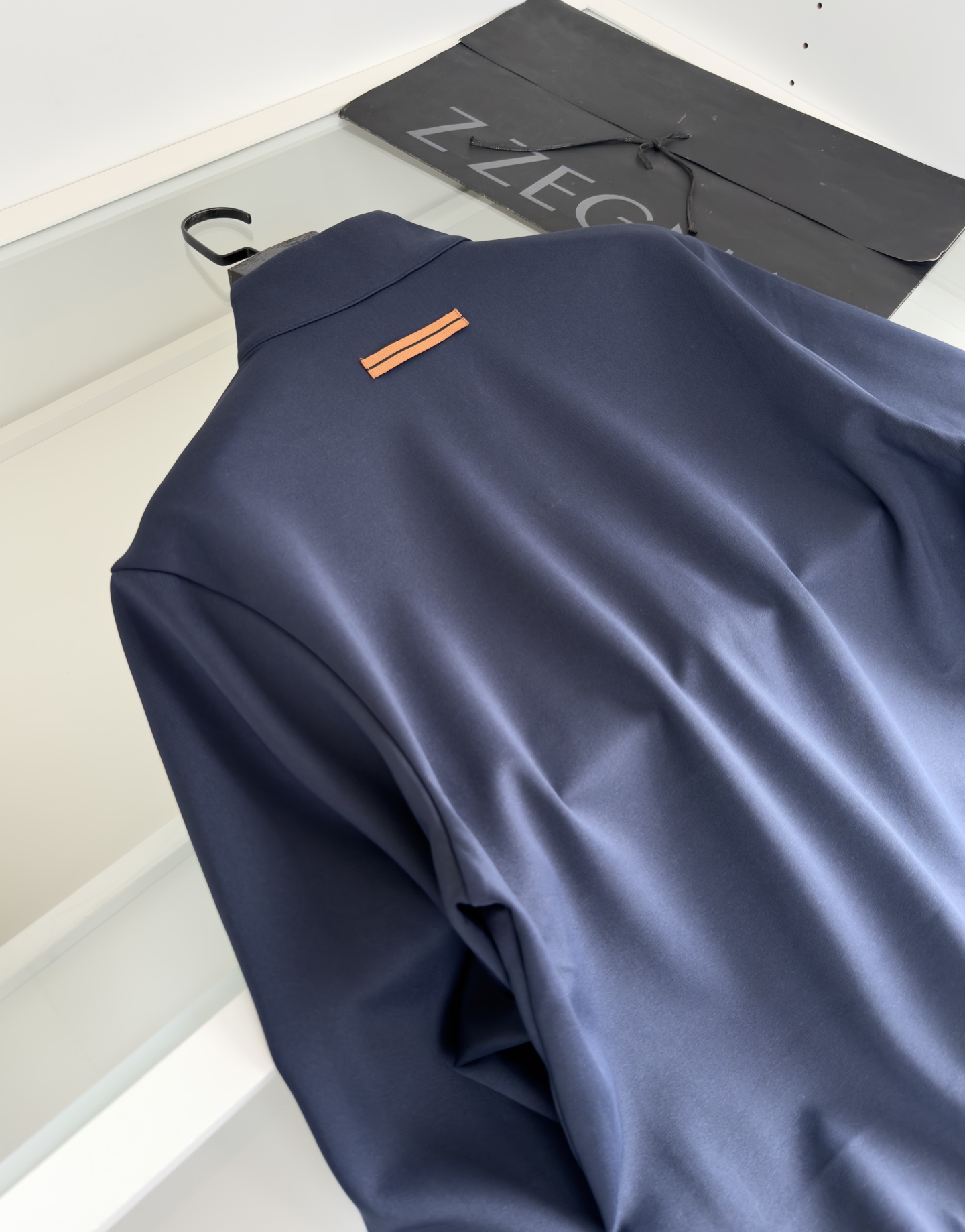 “Classic Geometric Design Leisure Outfits with Embroidery and Functional Material in Dark Blue and Almond, M-3XL Sizes” - 图片 9