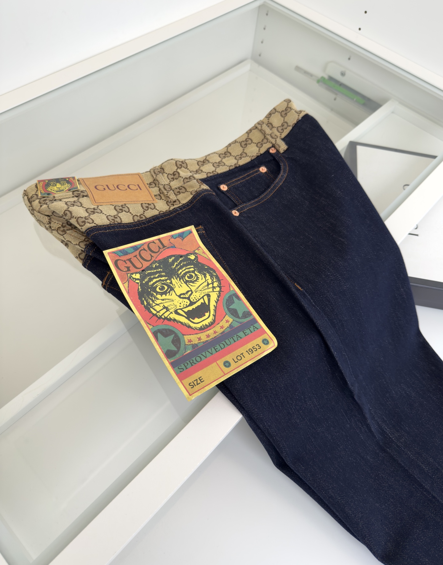 Title: GUC*IKUCH 2025AW Men’s Collection Highlights Classic Designs and Quality in Autumn and Winter Orders. - 图片 8