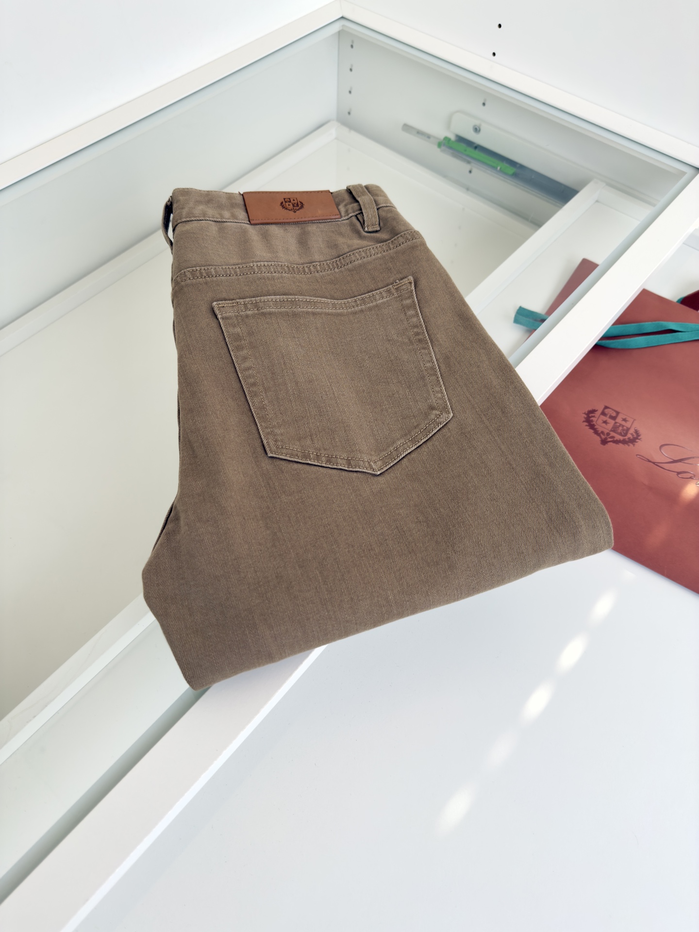 “Fall 2025 Khaki Jeans: Cone Denim Conlon Cowboy Classic Five-Packed Style” - 图片 9