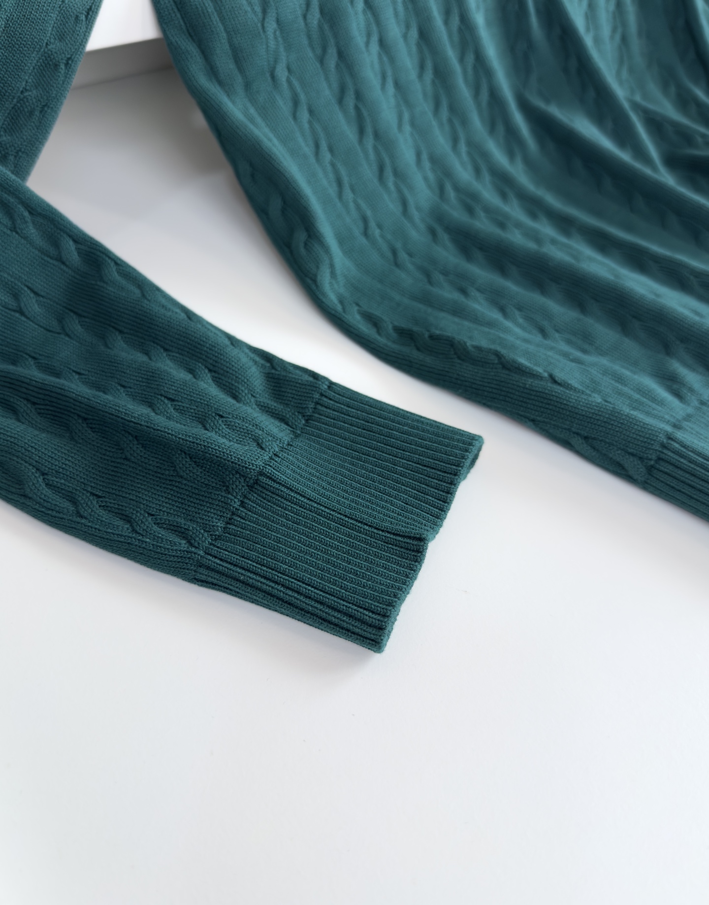“High-Classy Crafts: P936 Bru**llo Cuci**lli 2025AW United States Leisure Clothes Collection with Modern Architectural Sense” - 图片 6