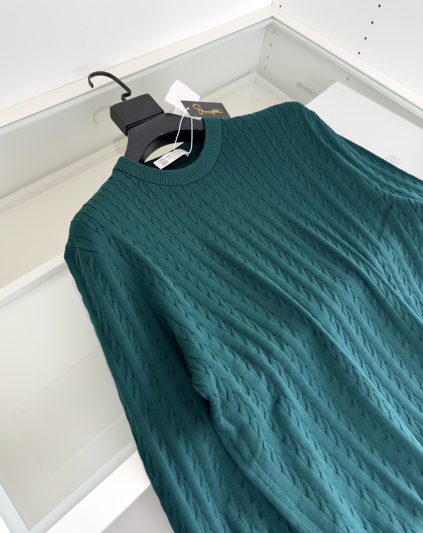 “High-Classy Crafts: P936 Bru**llo Cuci**lli 2025AW United States Leisure Clothes Collection with Modern Architectural Sense” - 图片 3