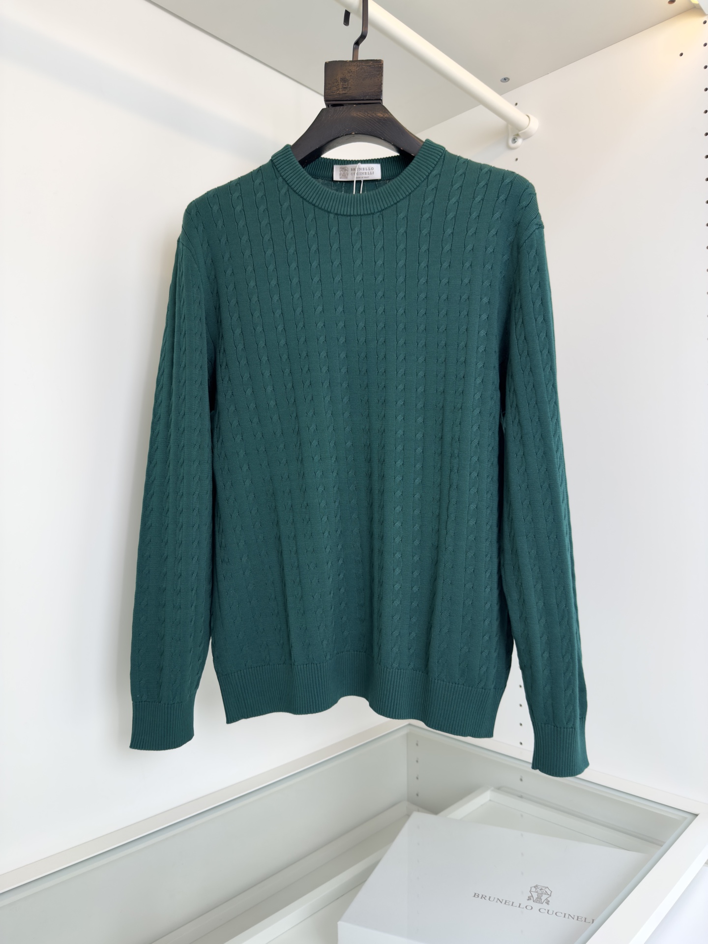 “High-Classy Crafts: P936 Bru**llo Cuci**lli 2025AW United States Leisure Clothes Collection with Modern Architectural Sense”