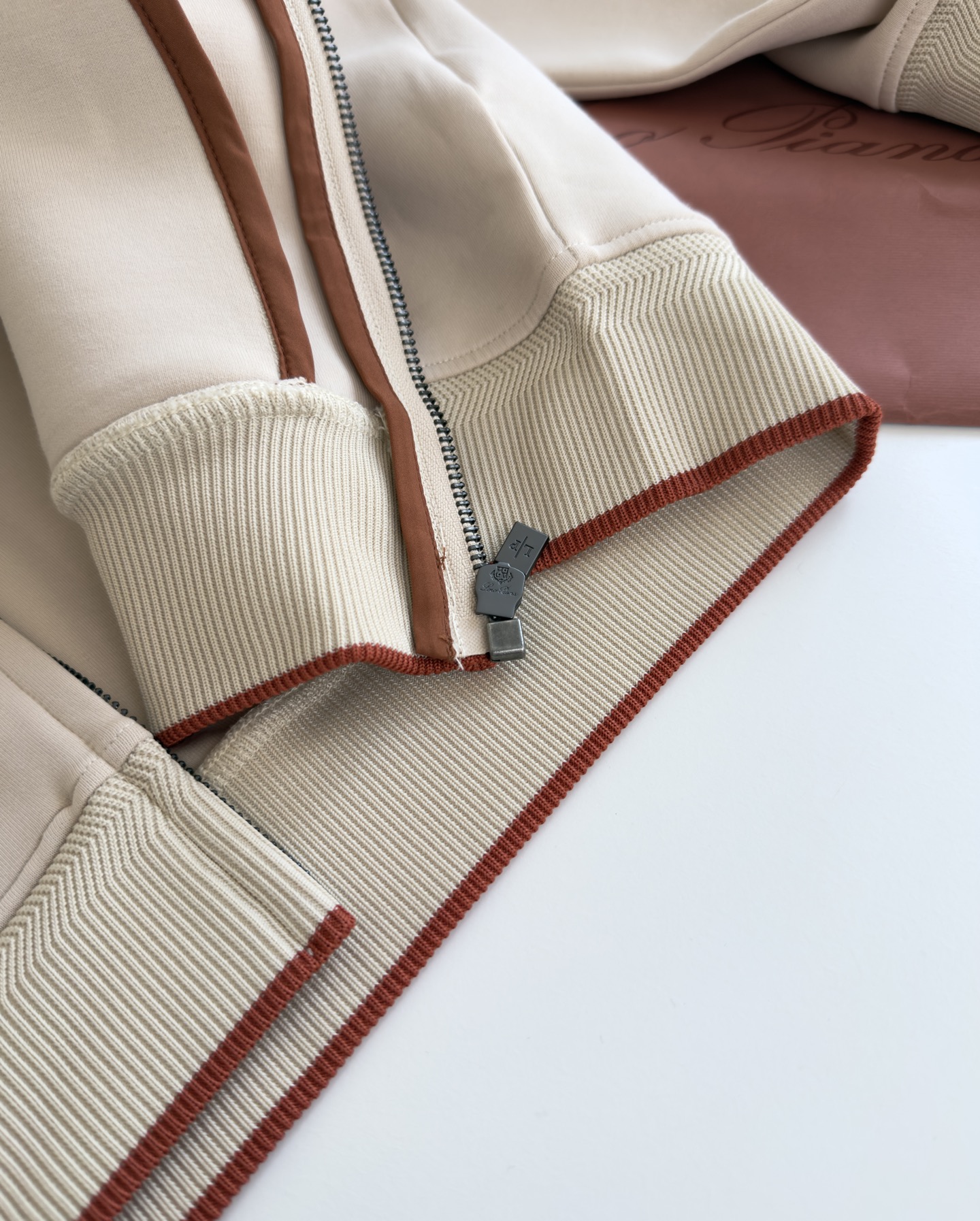 外套 Lo*ro Pi*na诺 u翩雅 （可搭配套装）都市休闲立领卫衣外套 年年经典款式 螺纹撞色 是今