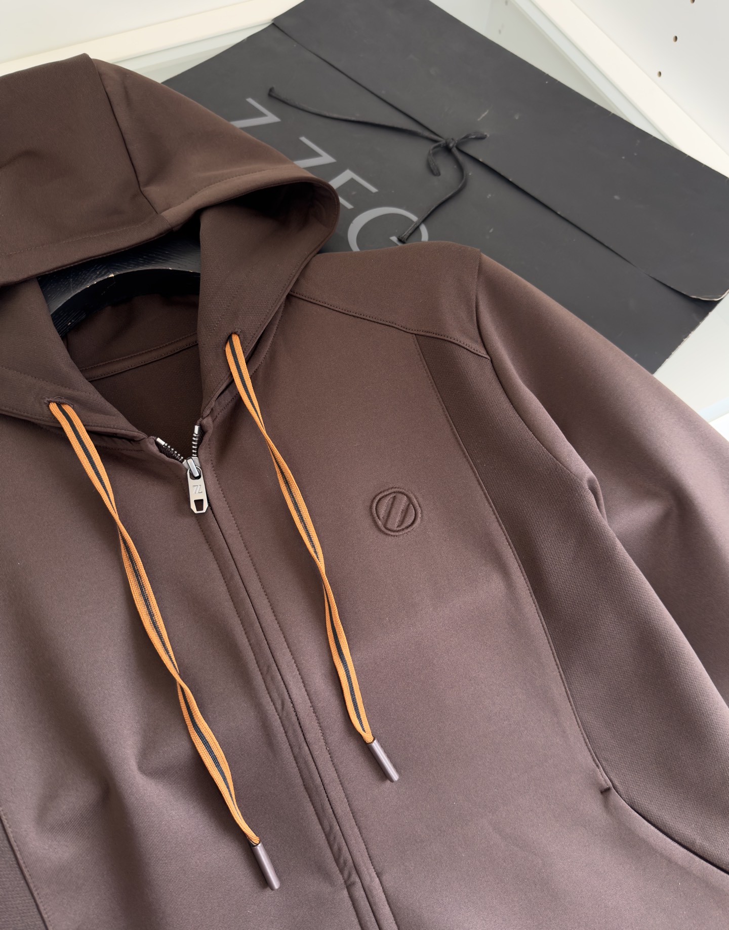 外套 ZE*NA杰*亚 2025秋冬 （可搭配套装）休闲运动连帽休闲套装 经典款 胸口标志点缀 结合 几