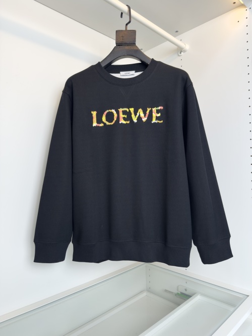 Loewe Men's Fall/Winter Embroidered Logo Crewneck Sweatshirt 1 Loewe Men's Fall/Winter Embroidered Logo Crewneck Sweatshirt
