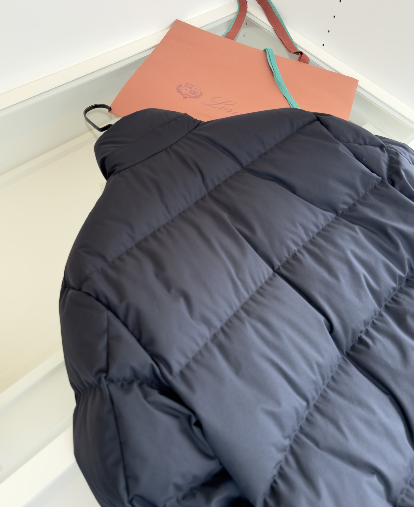 Lo*ro Pi*na诺 u翩雅 2025秋冬 商务通勤立领羽绒外套！年年经典款式 小立领 两侧插袋 拉