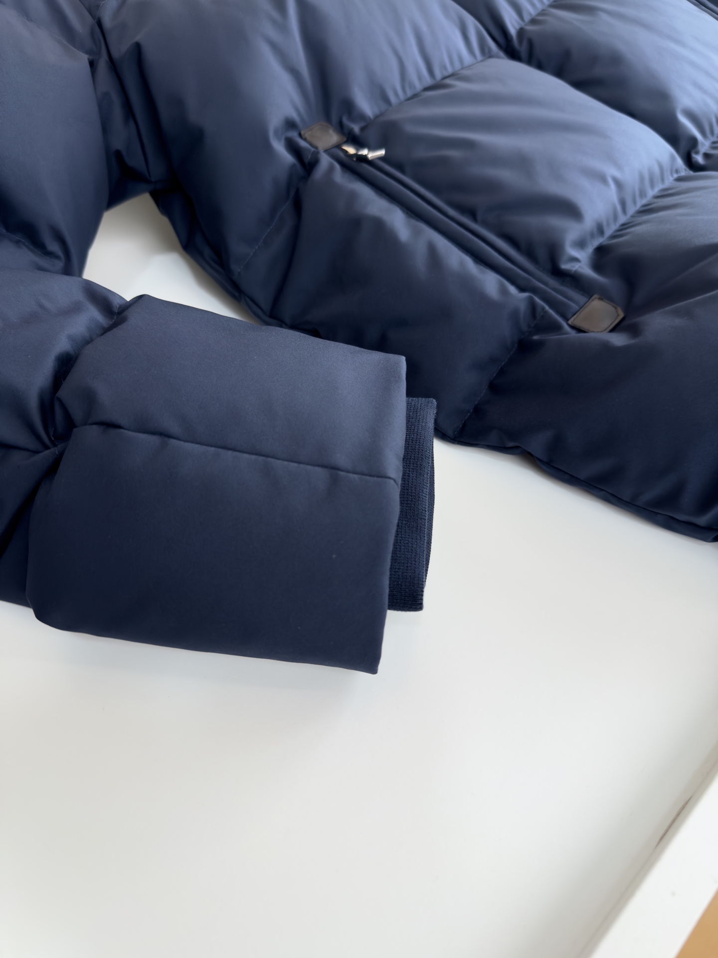 Lo*ro Pi*na诺 u翩雅 2025秋冬 商务通勤立领羽绒外套！年年经典款式 小立领 两侧插袋 拉