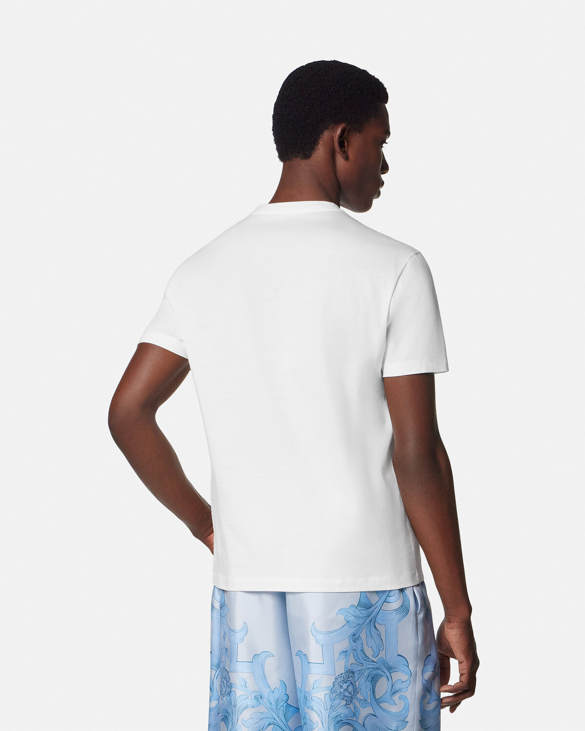 🌾官网模特上身效果如下！试穿172-148穿L码（修身感）下单可参考尺码表H88666