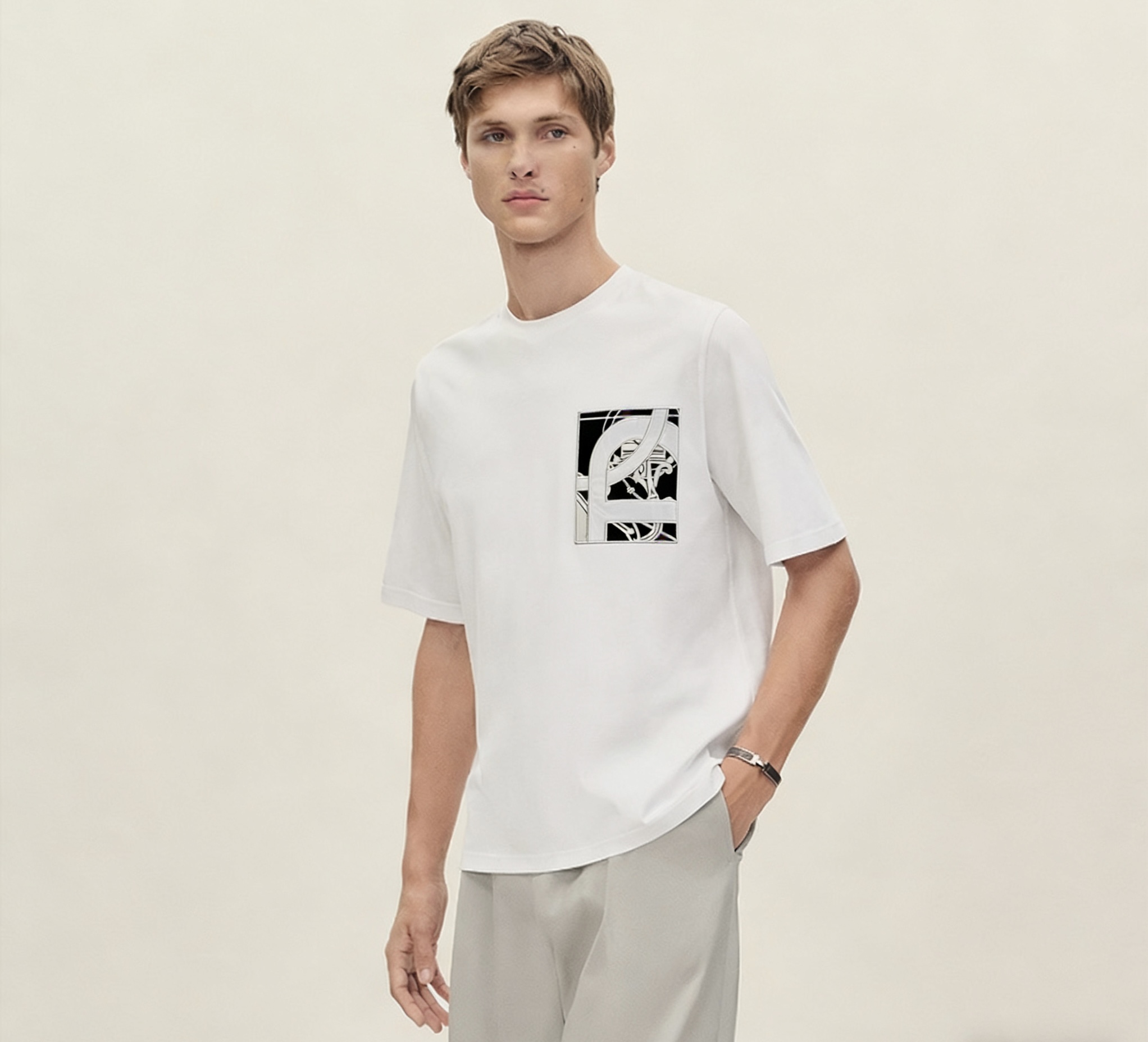 柜在售！模特上身效果如下尺码表试穿172-148穿L码合适下单可参考尺码表